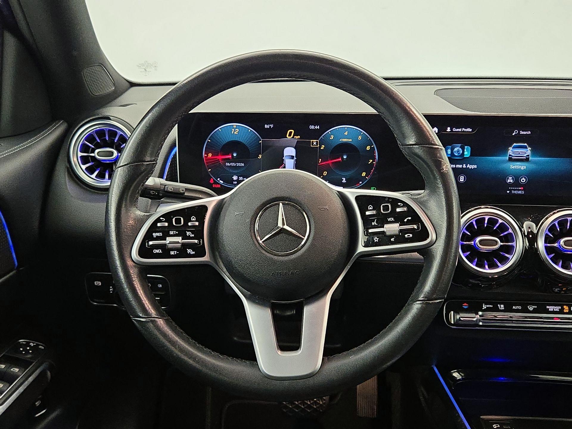 Thumbnail: 2021 Mercedes-Benz GLB - 10