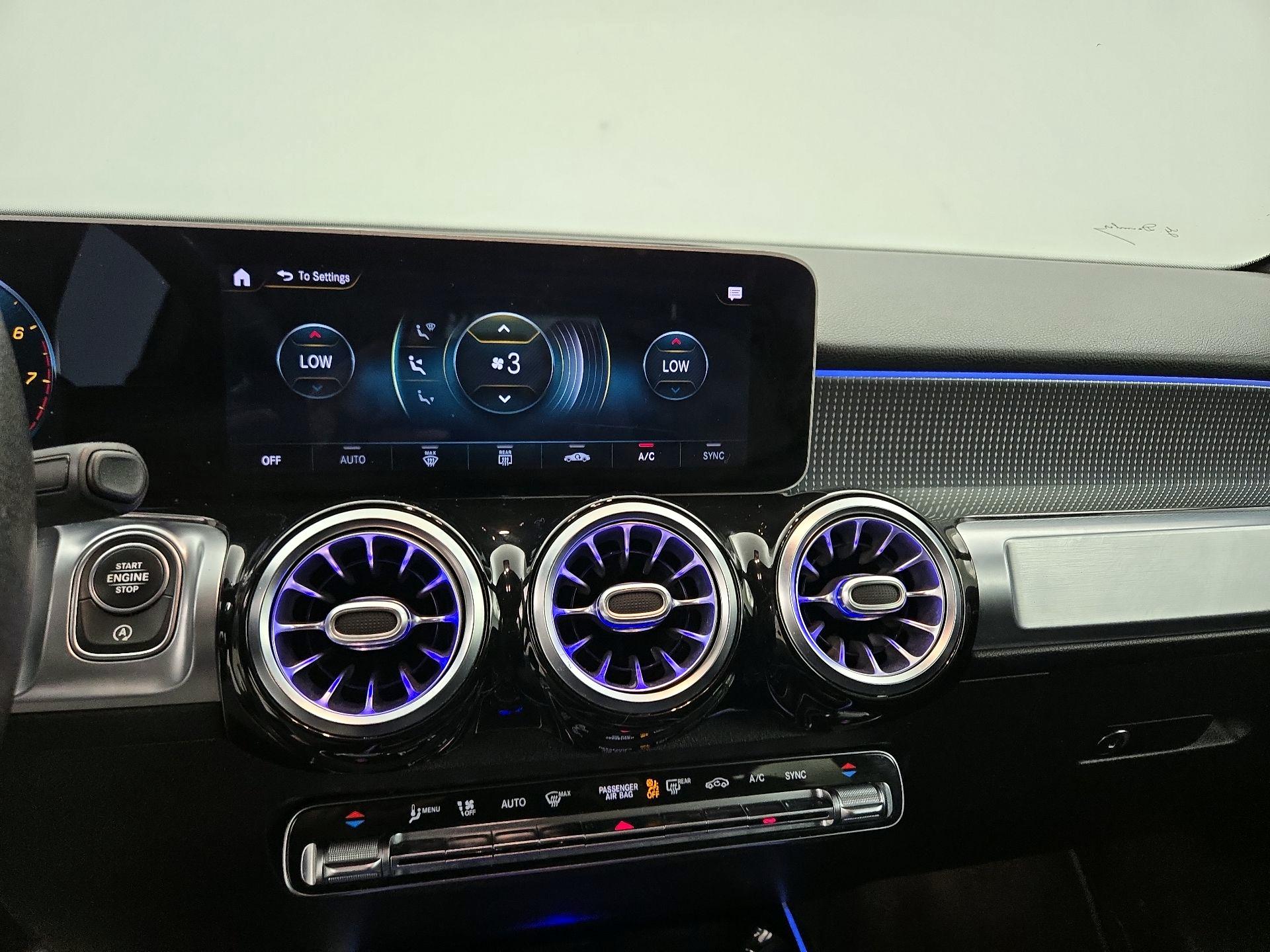Thumbnail: 2021 Mercedes-Benz GLB - 16