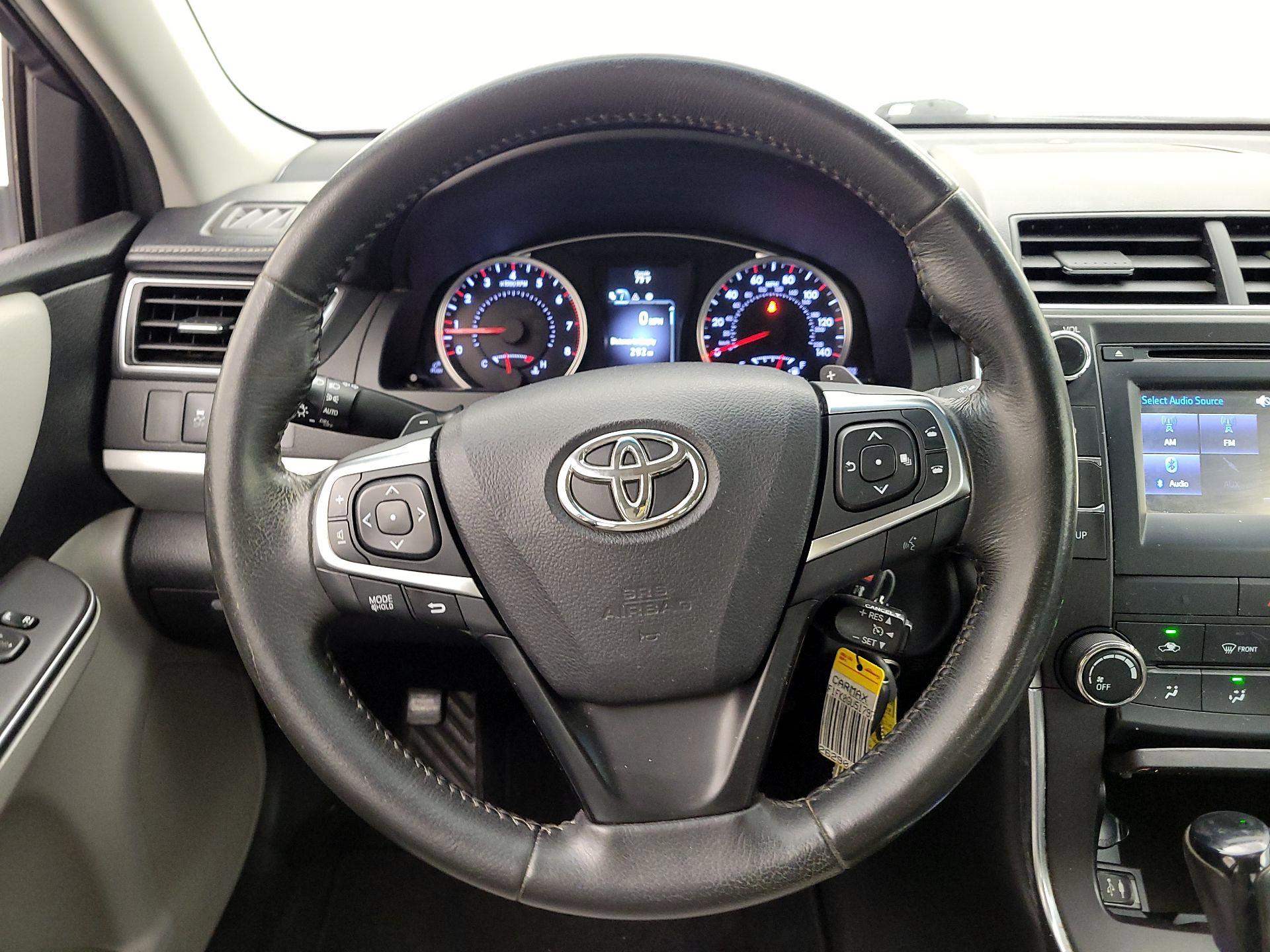 Thumbnail: 2016 Toyota Camry - 10