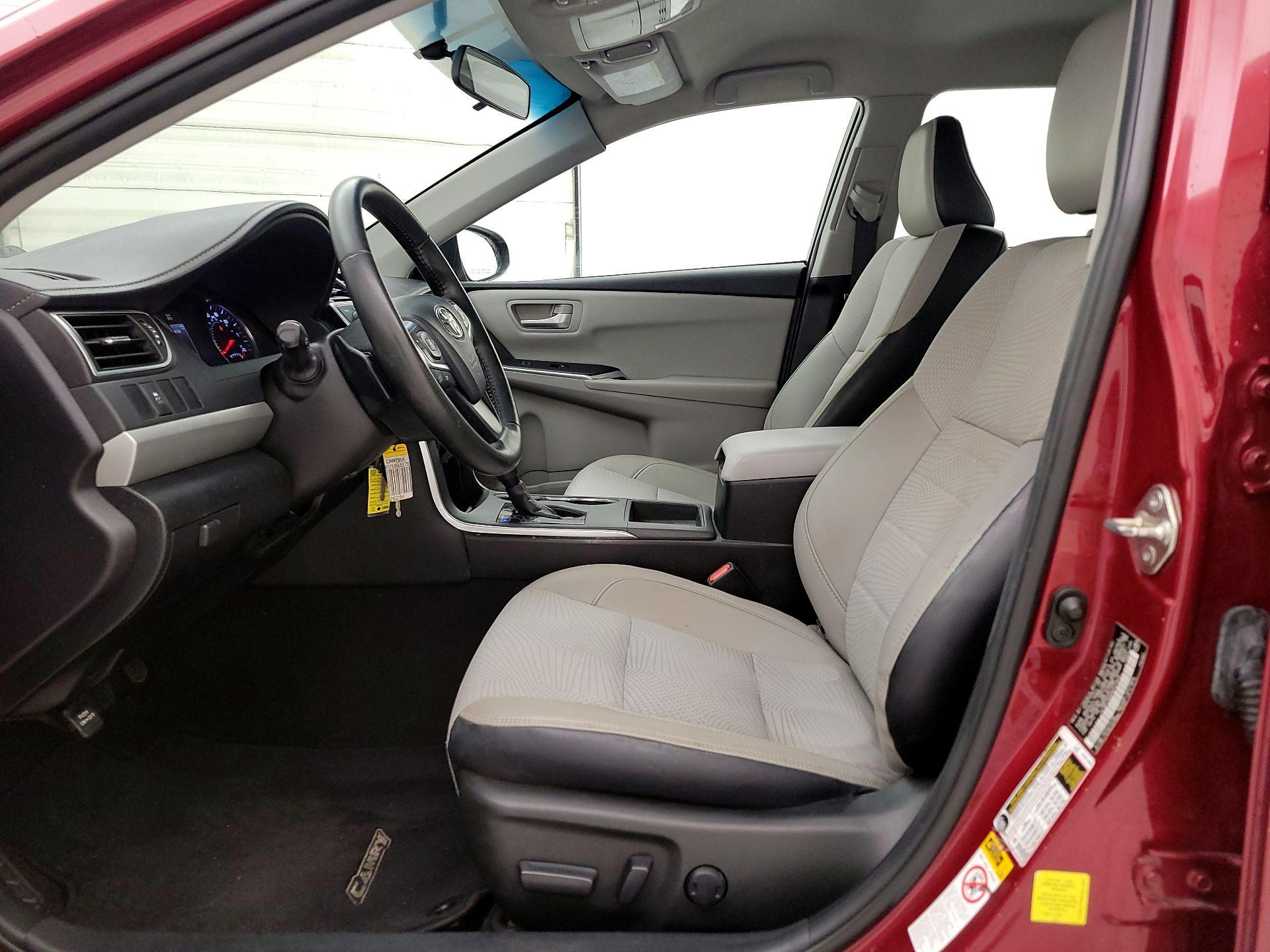 Thumbnail: 2016 Toyota Camry - 11