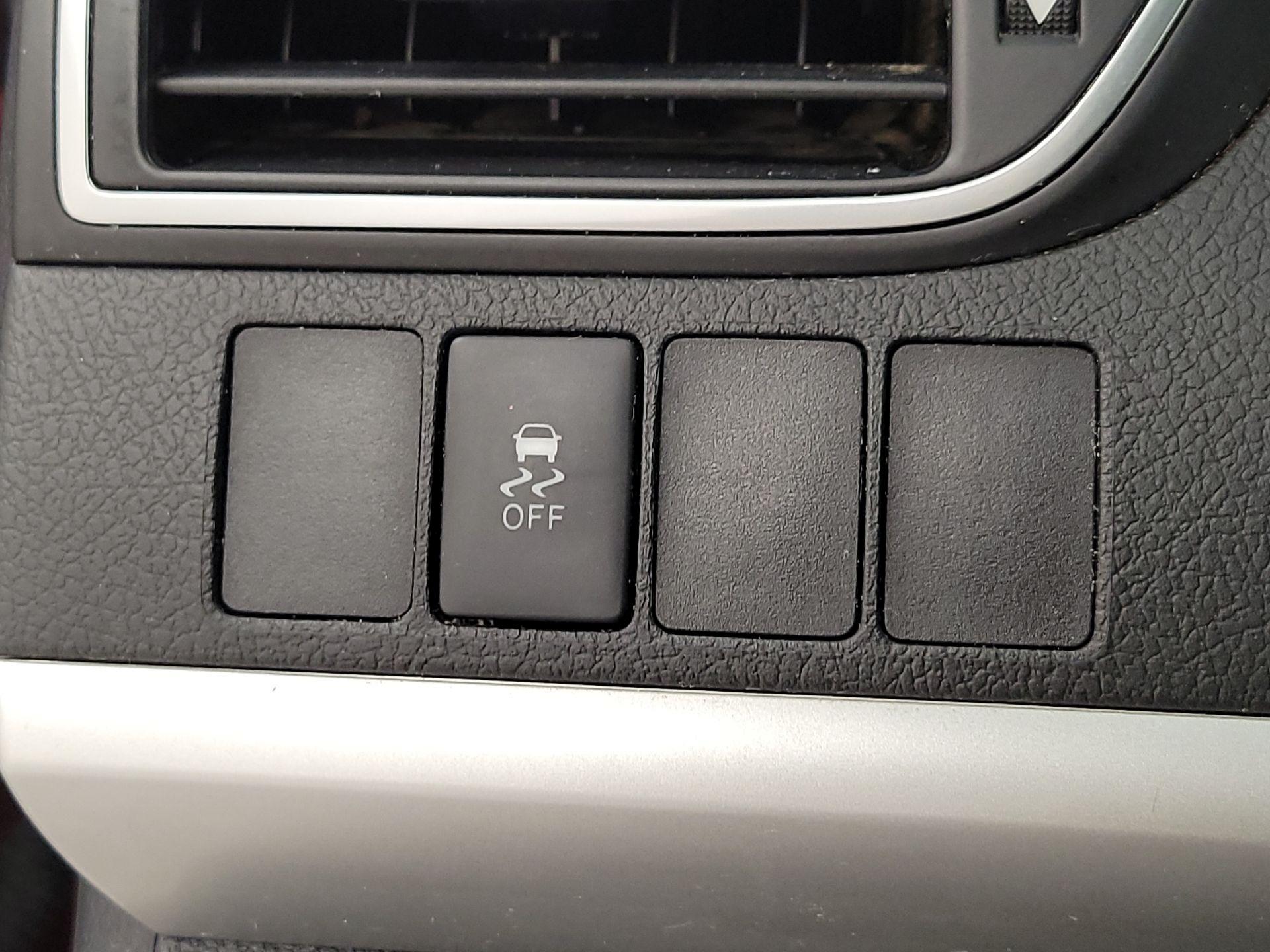 Thumbnail: 2016 Toyota Camry - 13