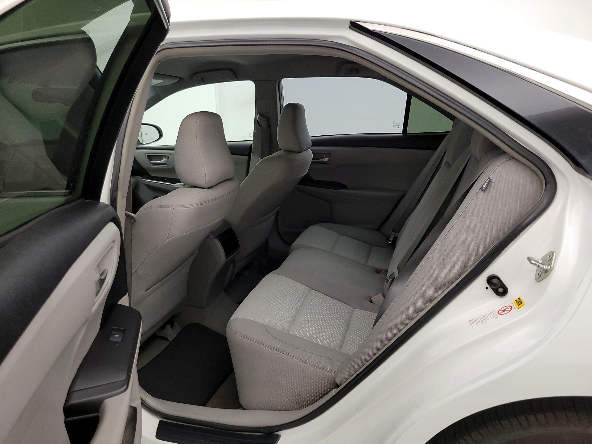 Thumbnail: 2015 Toyota Camry - 18