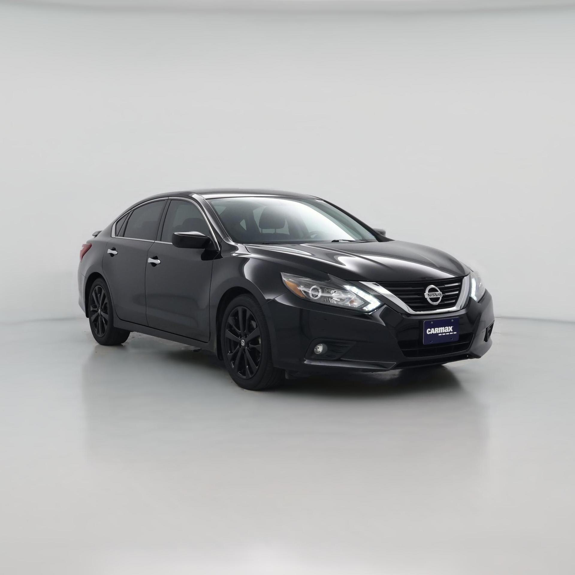 Thumbnail: 2017 Nissan Altima - 1