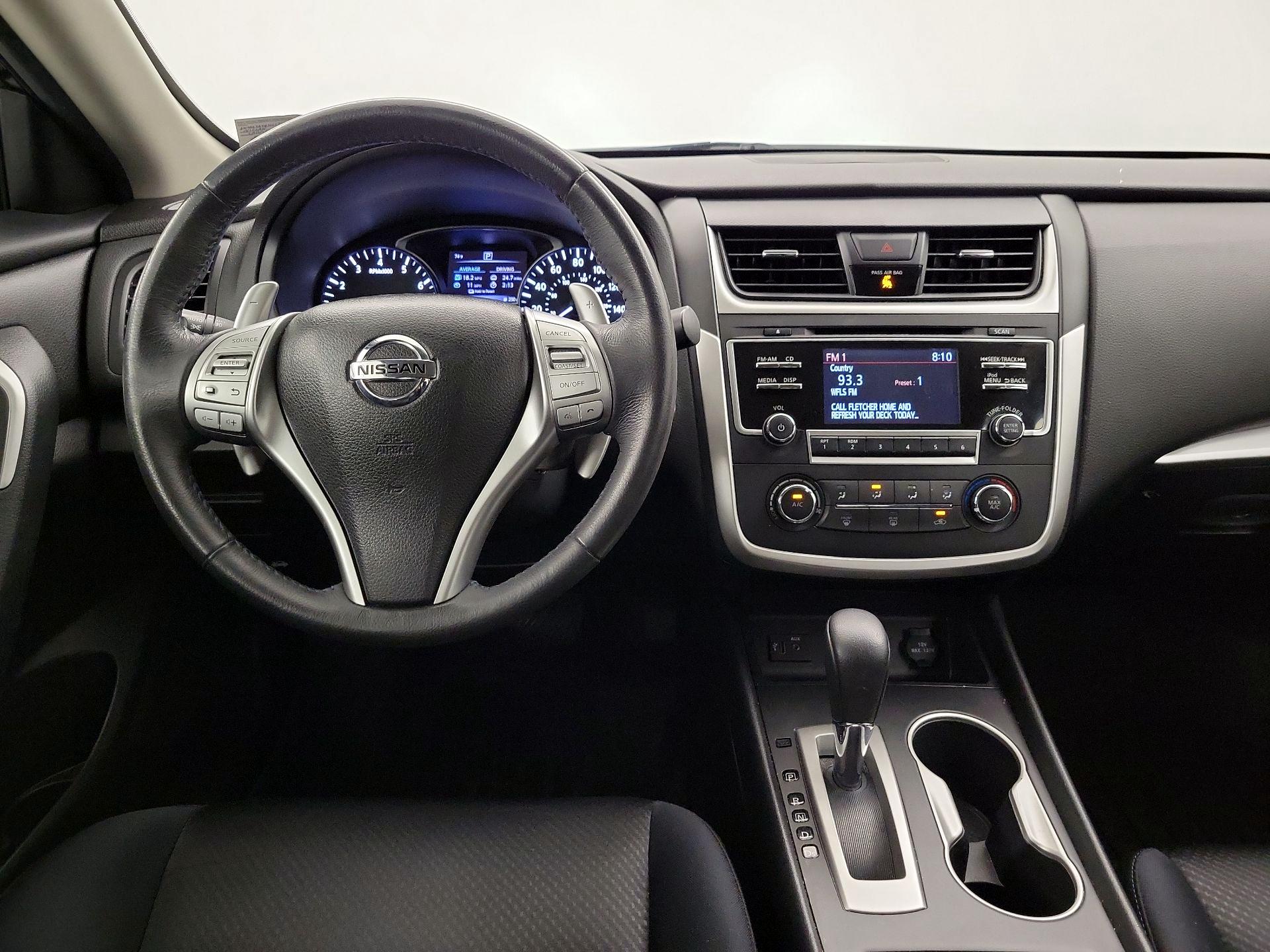Thumbnail: 2017 Nissan Altima - 9