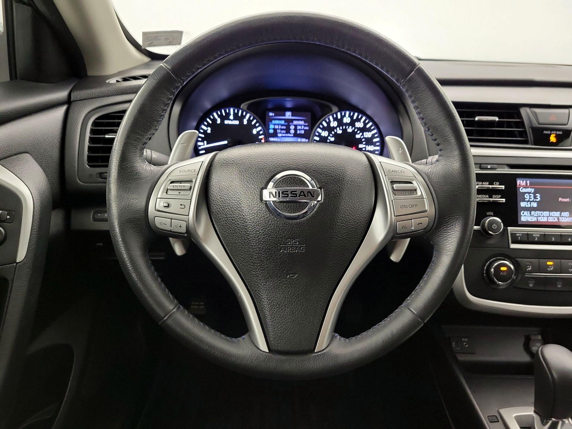 Thumbnail: 2017 Nissan Altima - 10