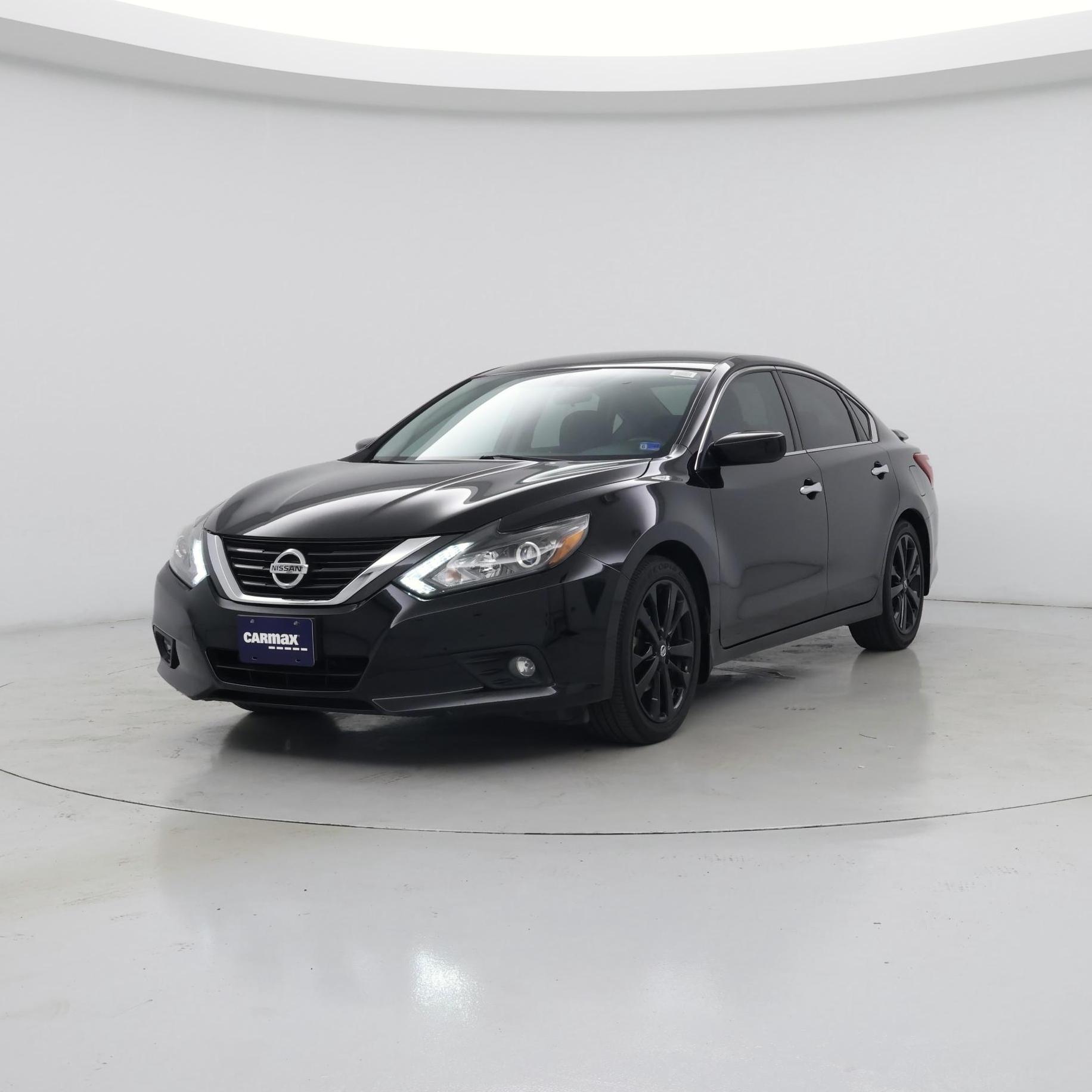 Thumbnail: 2017 Nissan Altima - 4