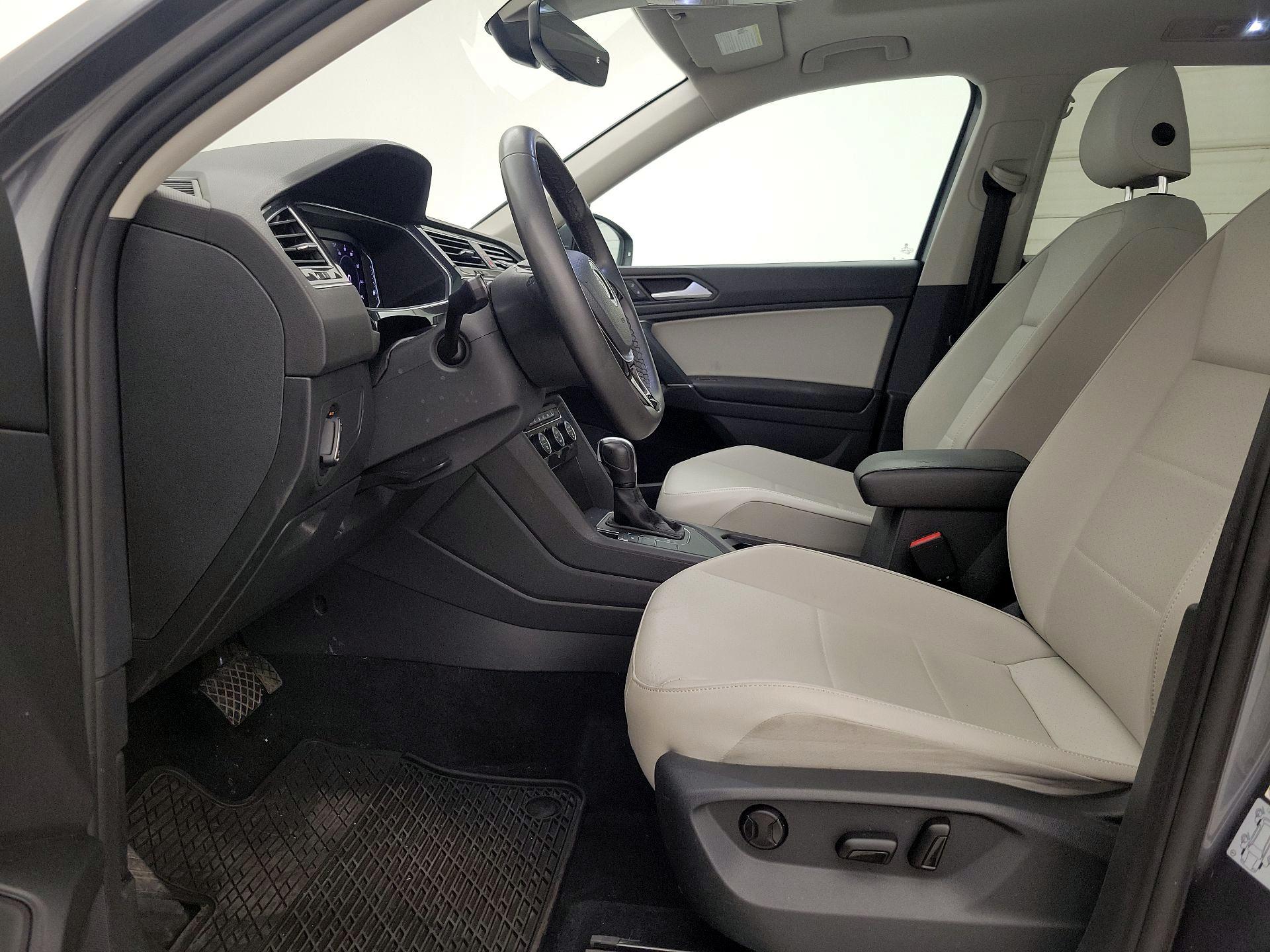 Thumbnail: 2020 Volkswagen Tiguan - 11