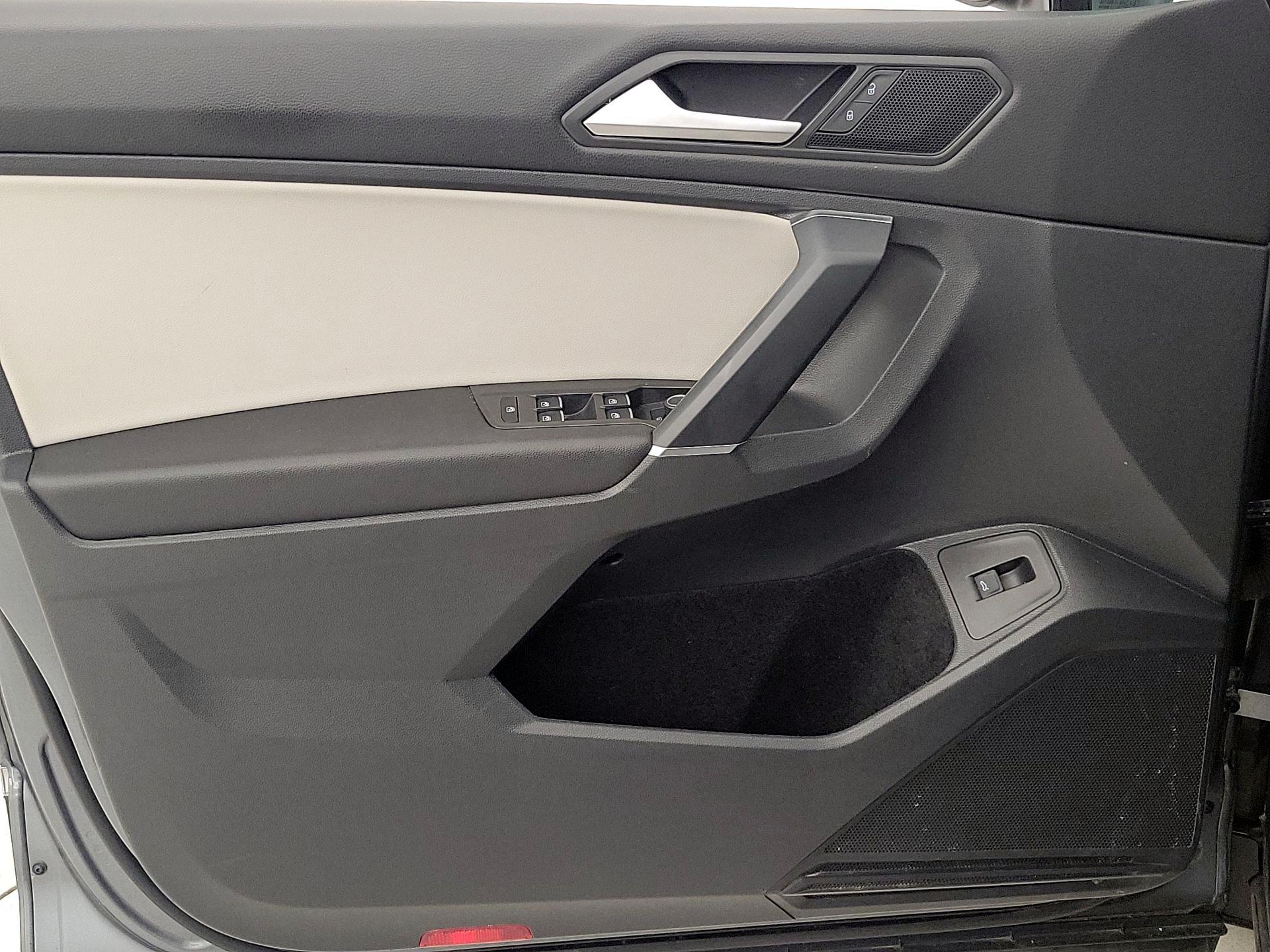 Thumbnail: 2020 Volkswagen Tiguan - 12