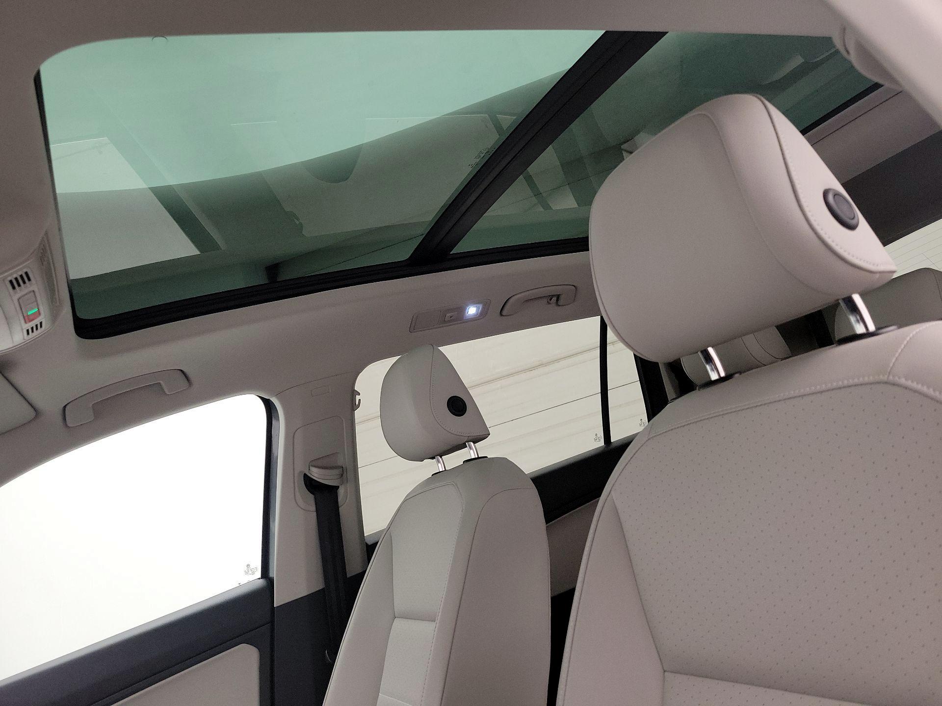 Thumbnail: 2020 Volkswagen Tiguan - 20