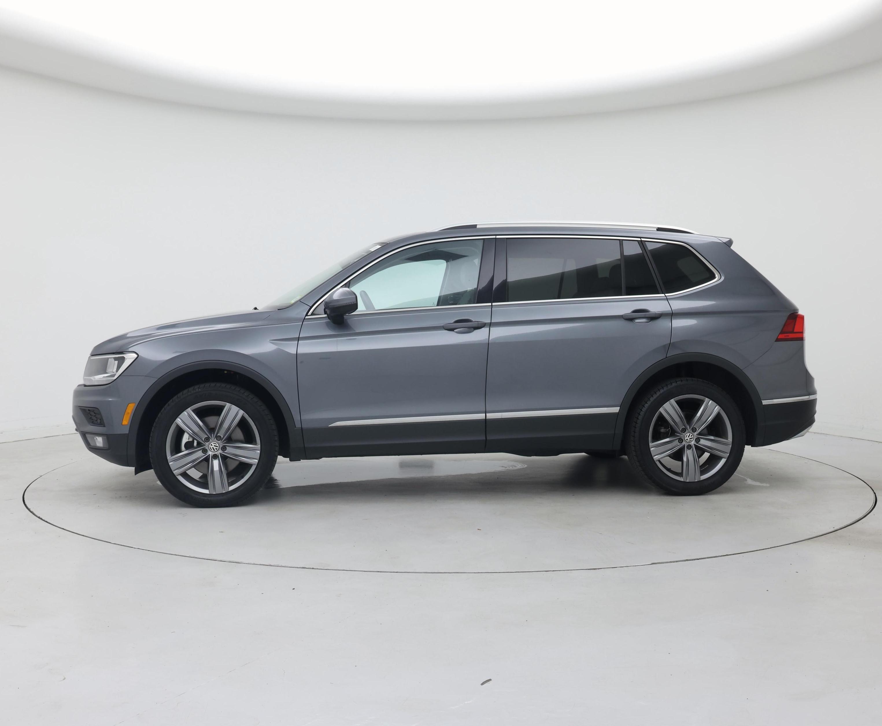 Thumbnail: 2020 Volkswagen Tiguan - 3