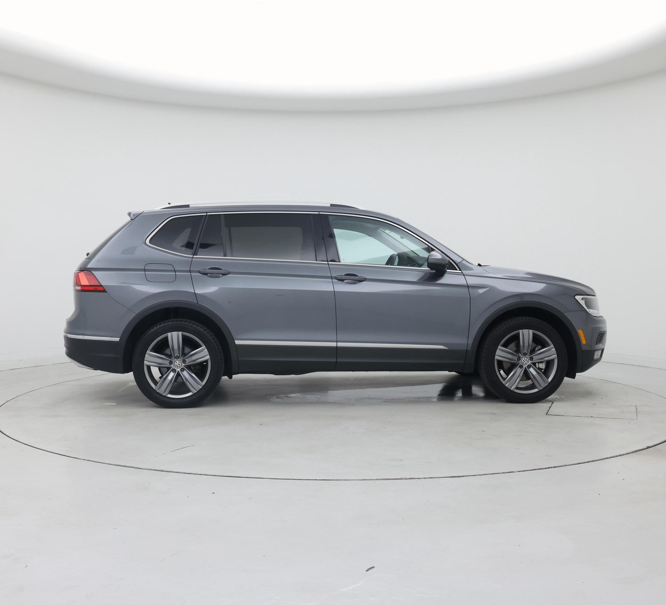 Thumbnail: 2020 Volkswagen Tiguan - 7