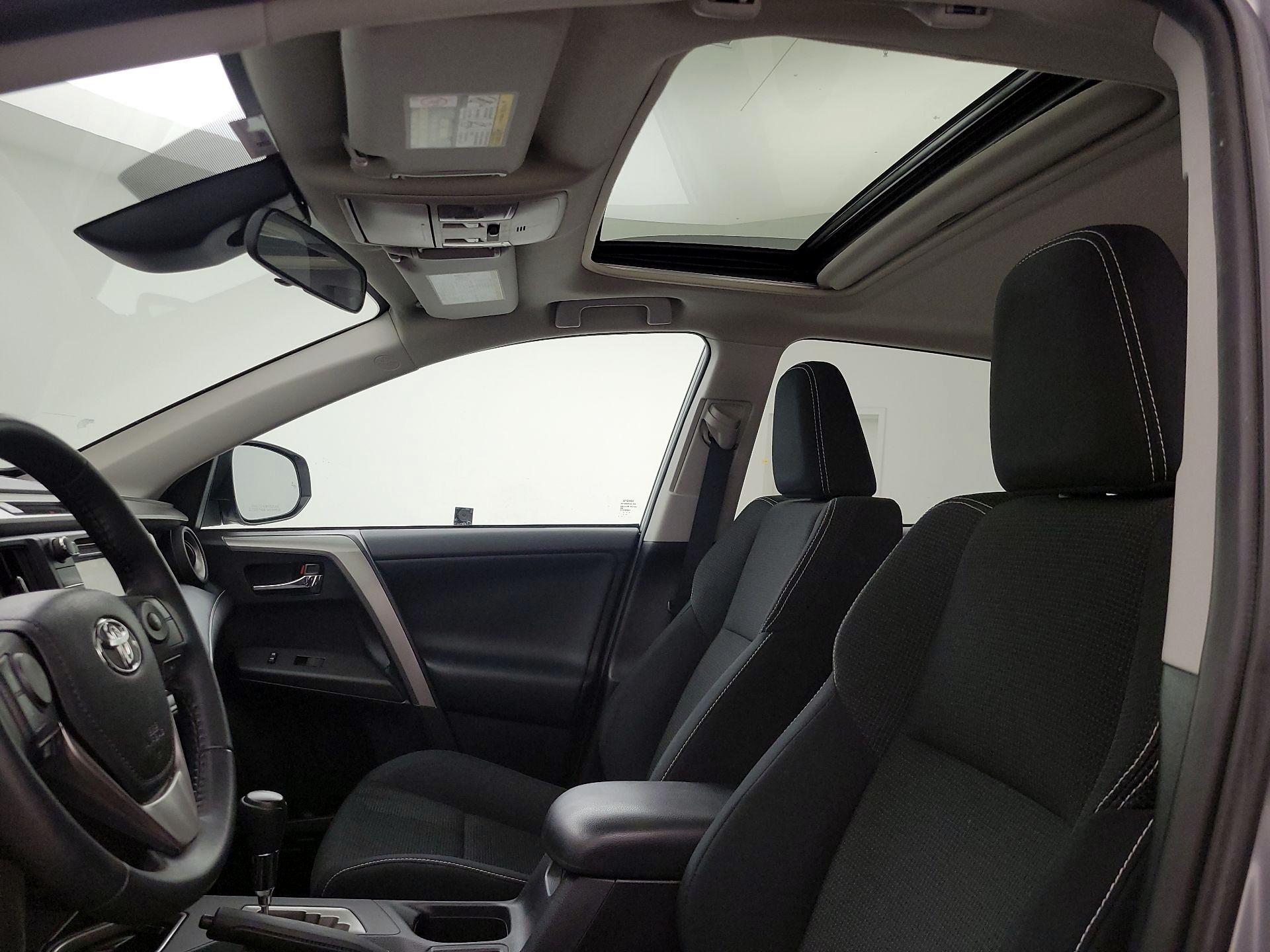 Thumbnail: 2017 Toyota RAV4 - 19
