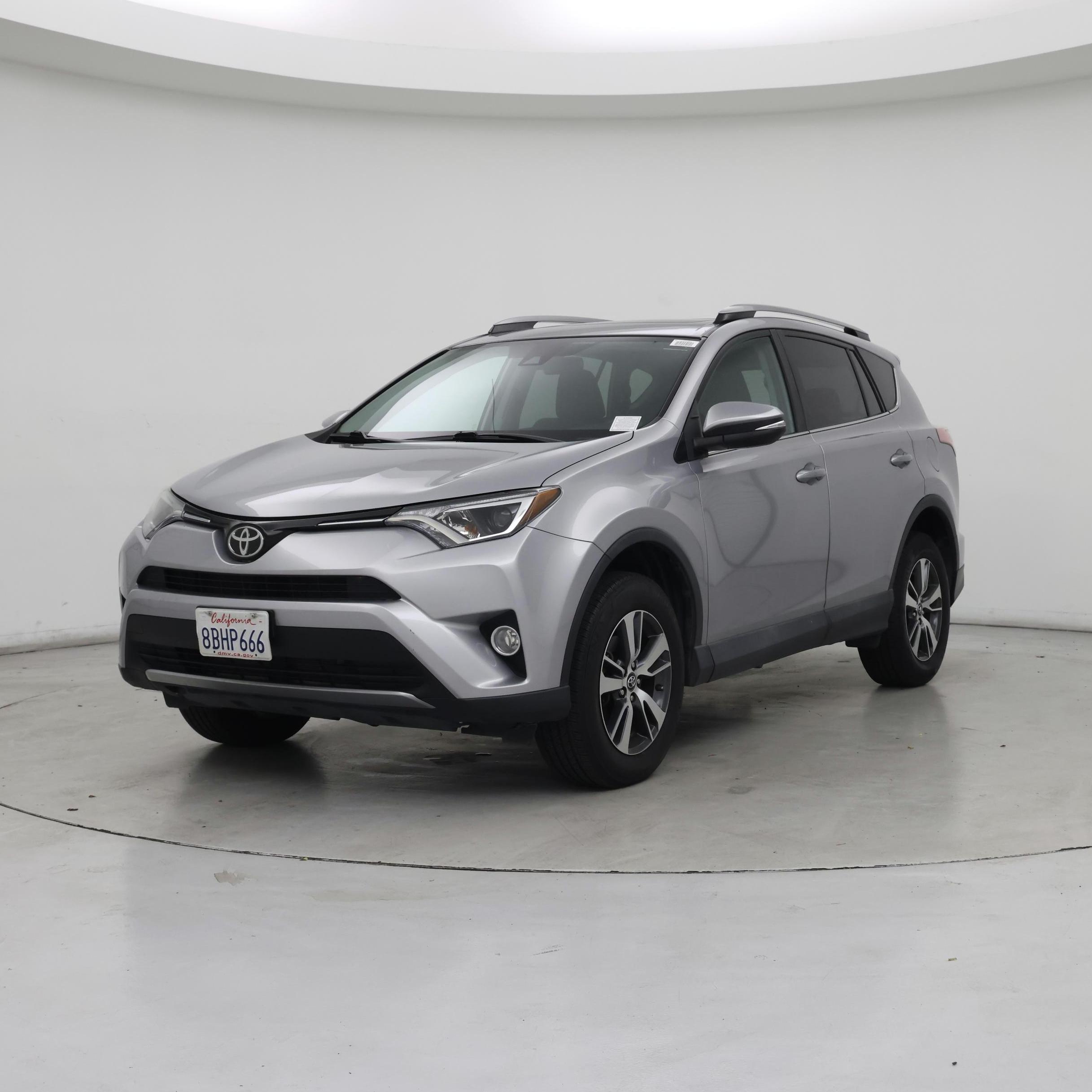 Thumbnail: 2017 Toyota RAV4 - 4