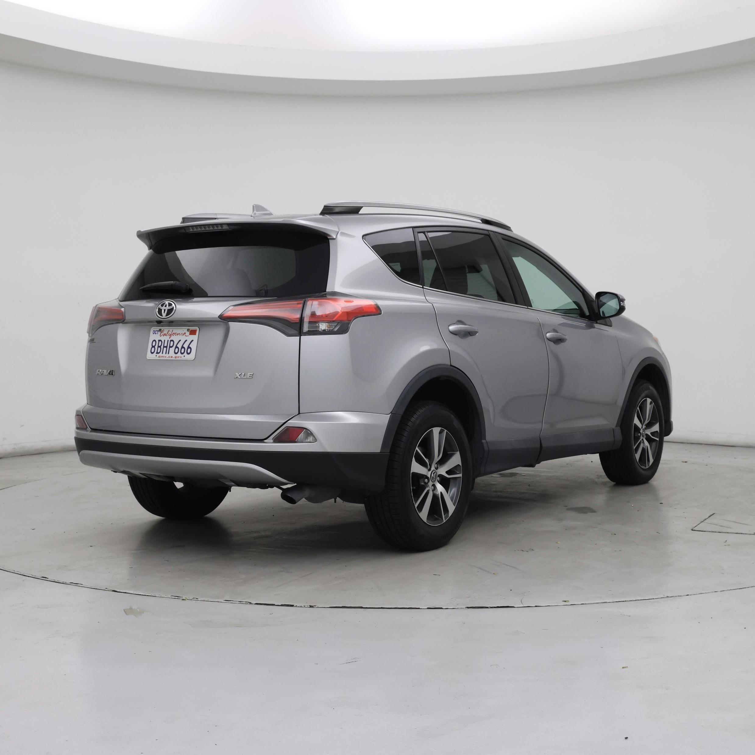 Thumbnail: 2017 Toyota RAV4 - 8