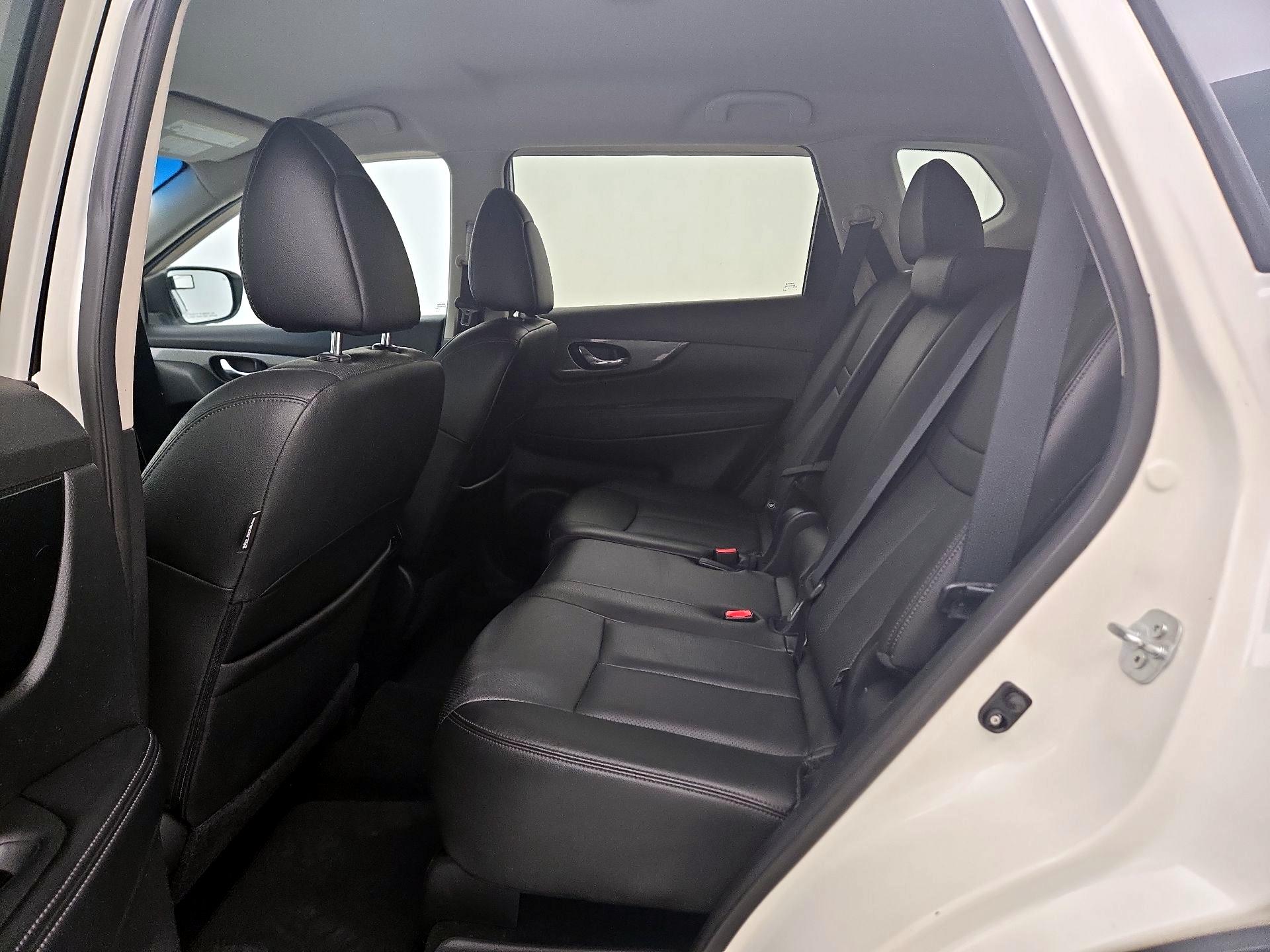 Thumbnail: 2016 Nissan Rogue - 20