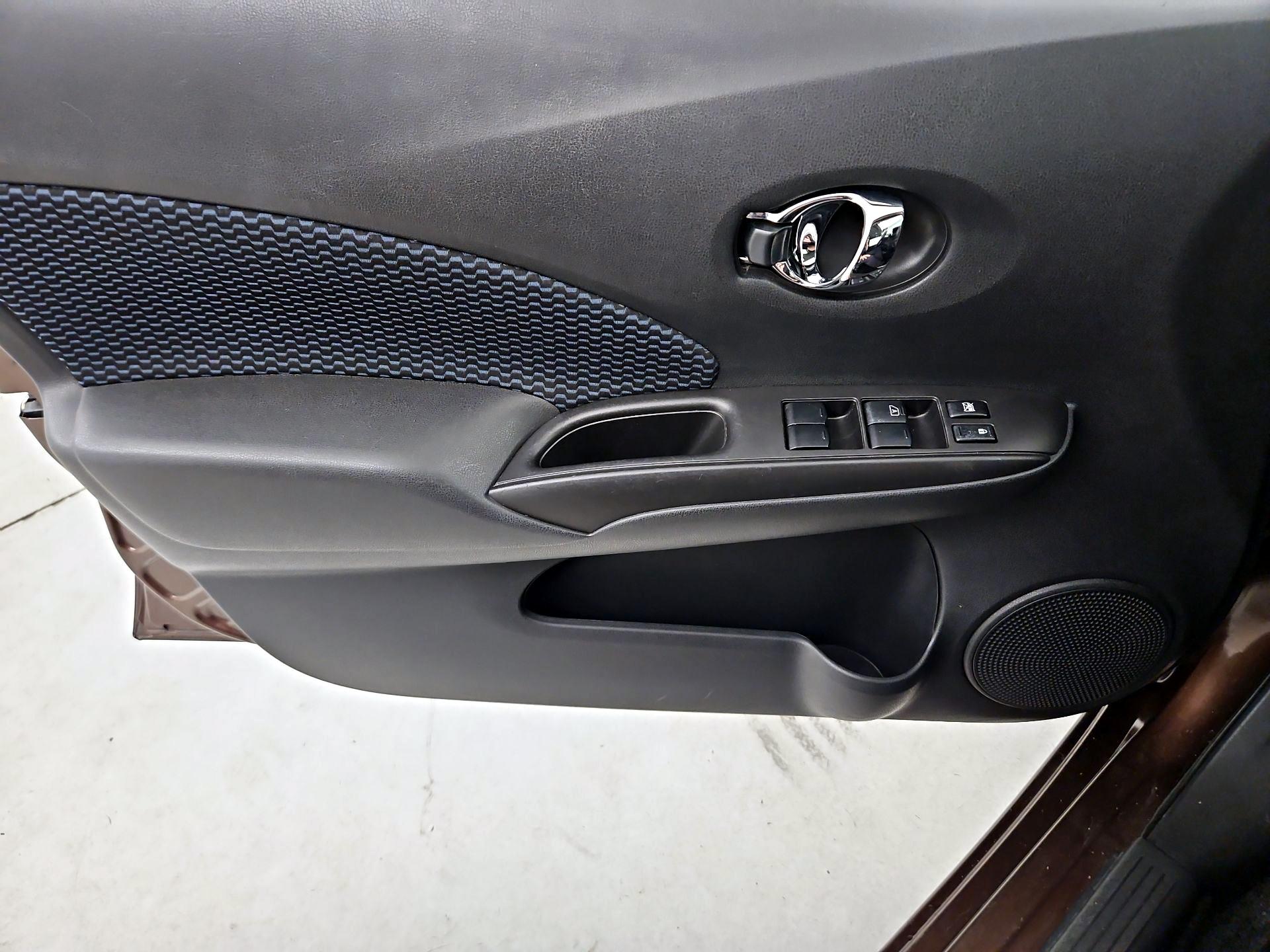 Thumbnail: 2017 Nissan Versa Note - 12
