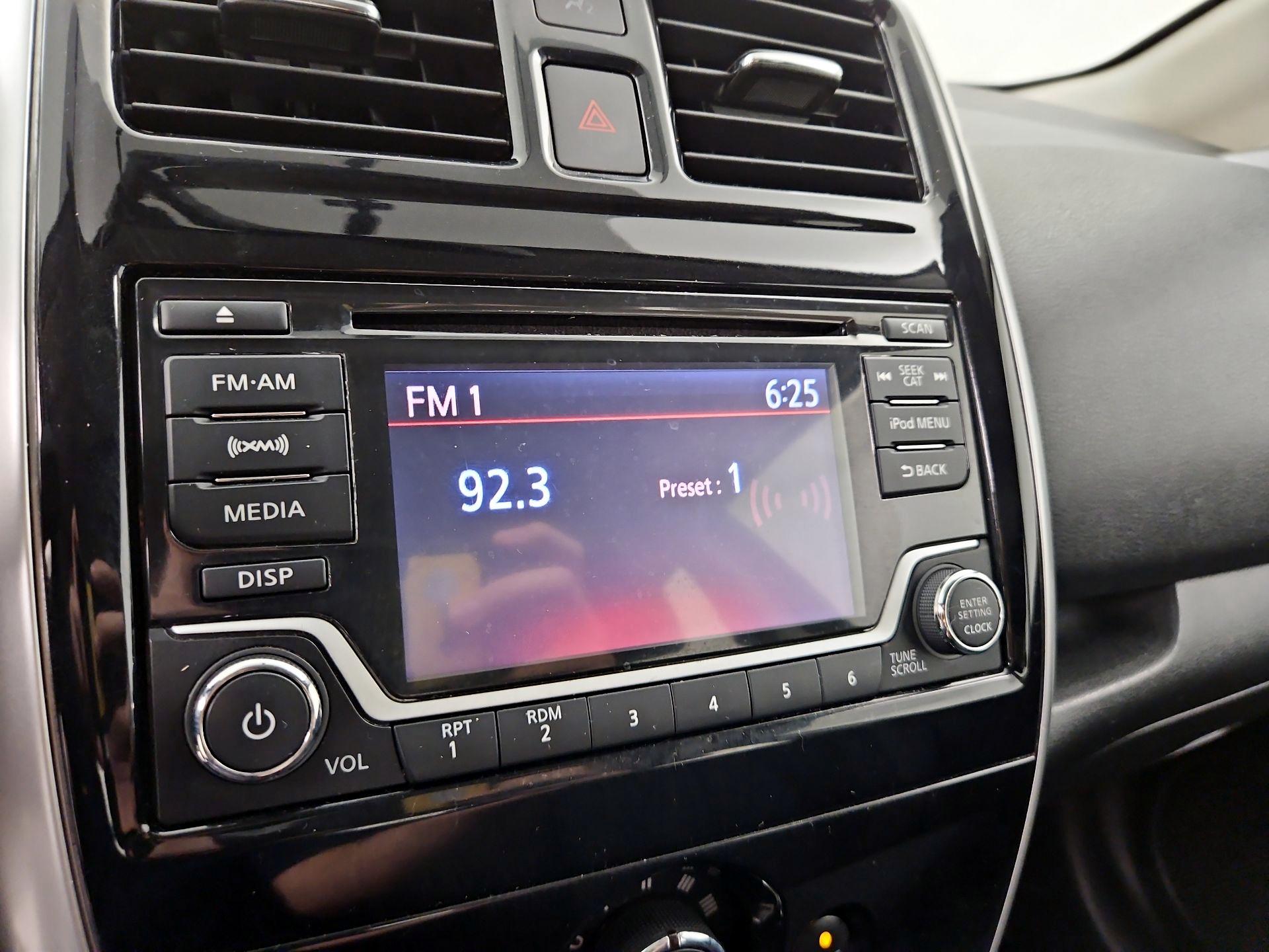 Thumbnail: 2017 Nissan Versa Note - 15