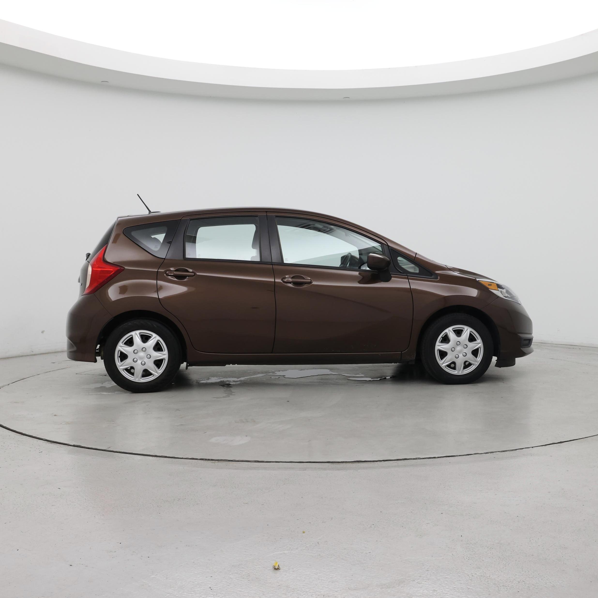 Thumbnail: 2017 Nissan Versa Note - 7
