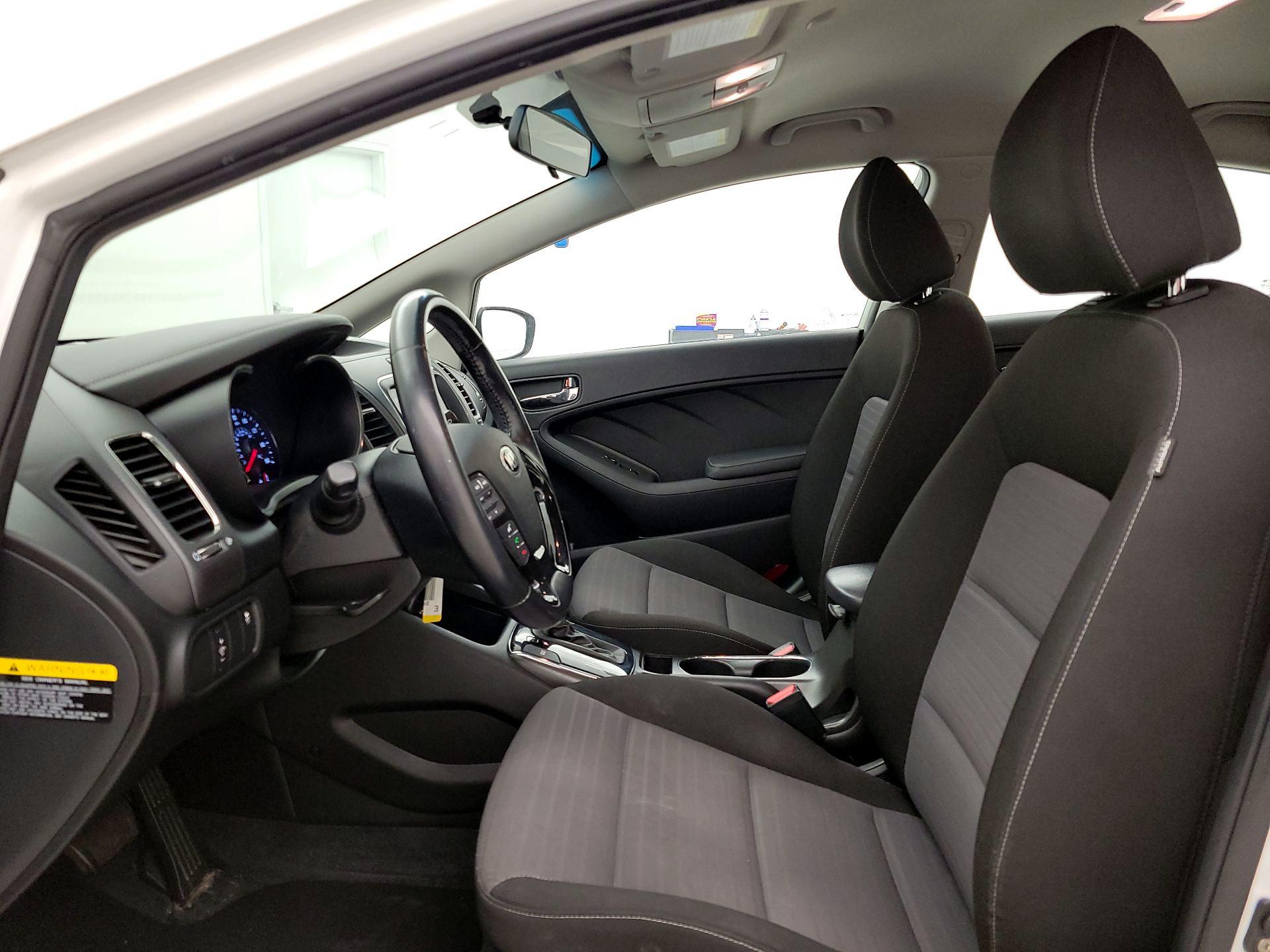 Thumbnail: 2017 Kia Forte - 11