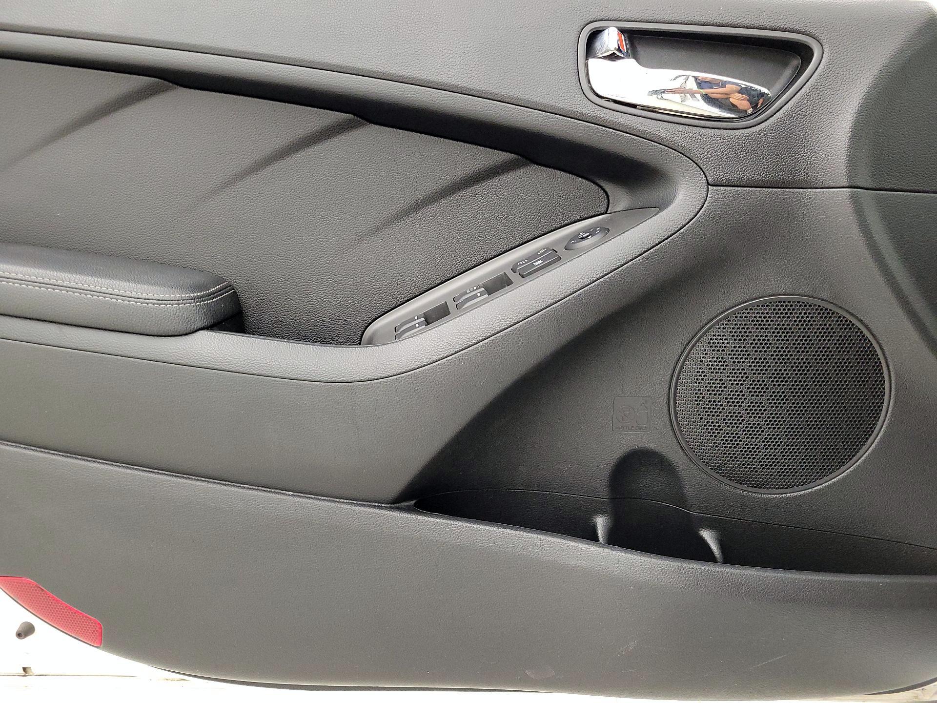 Thumbnail: 2017 Kia Forte - 12