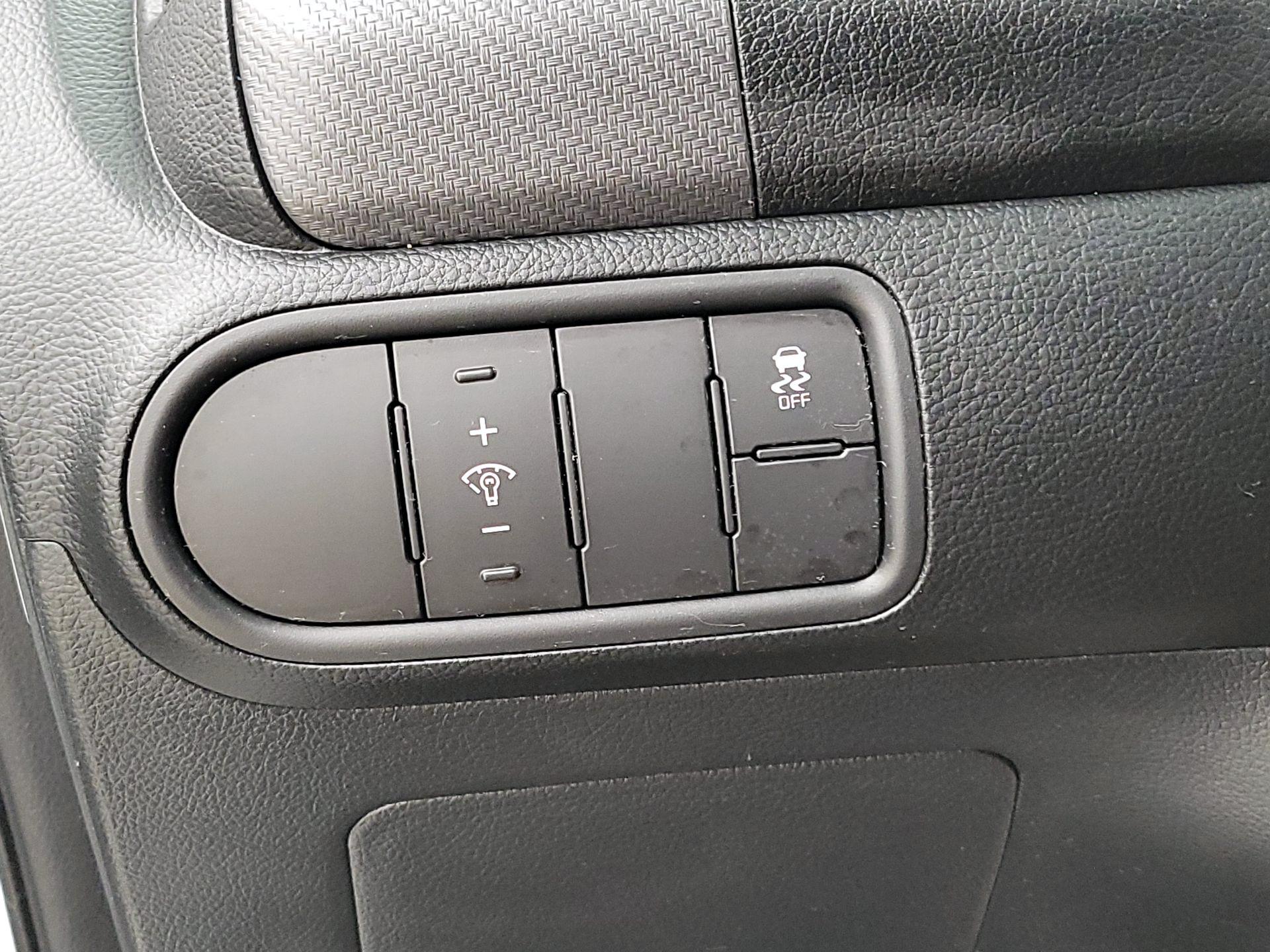Thumbnail: 2017 Kia Forte - 13