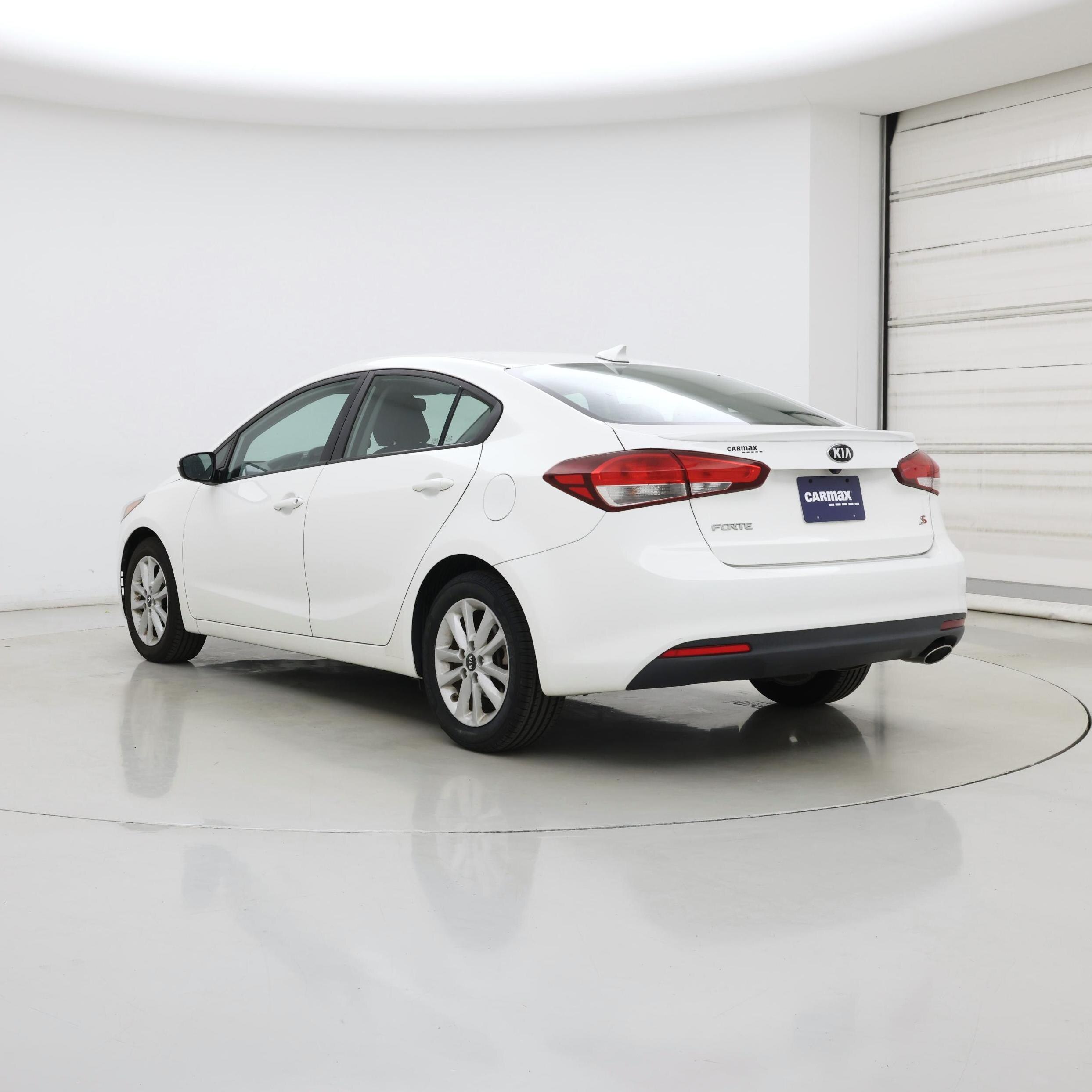Thumbnail: 2017 Kia Forte - 2