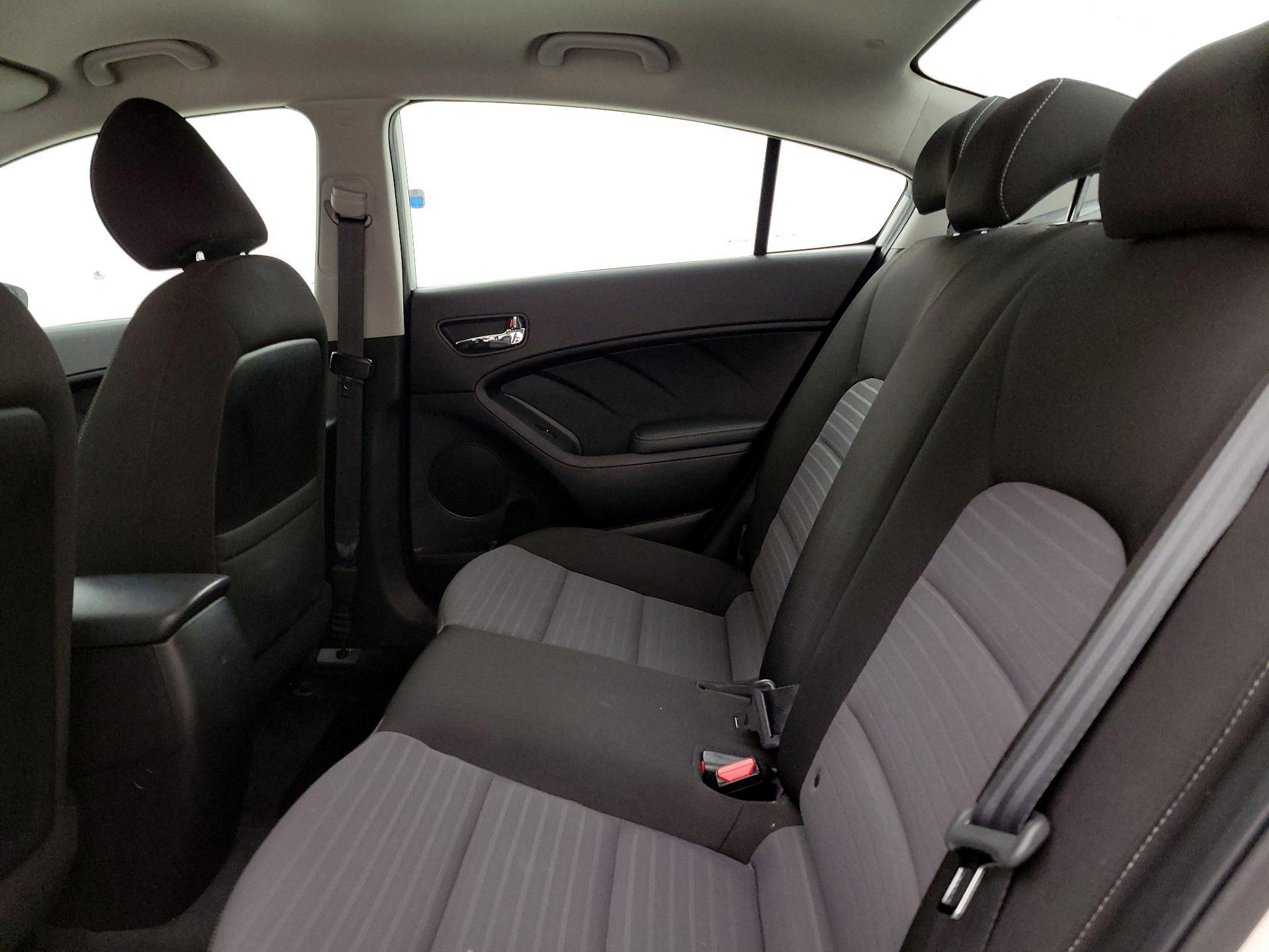 Thumbnail: 2017 Kia Forte - 19