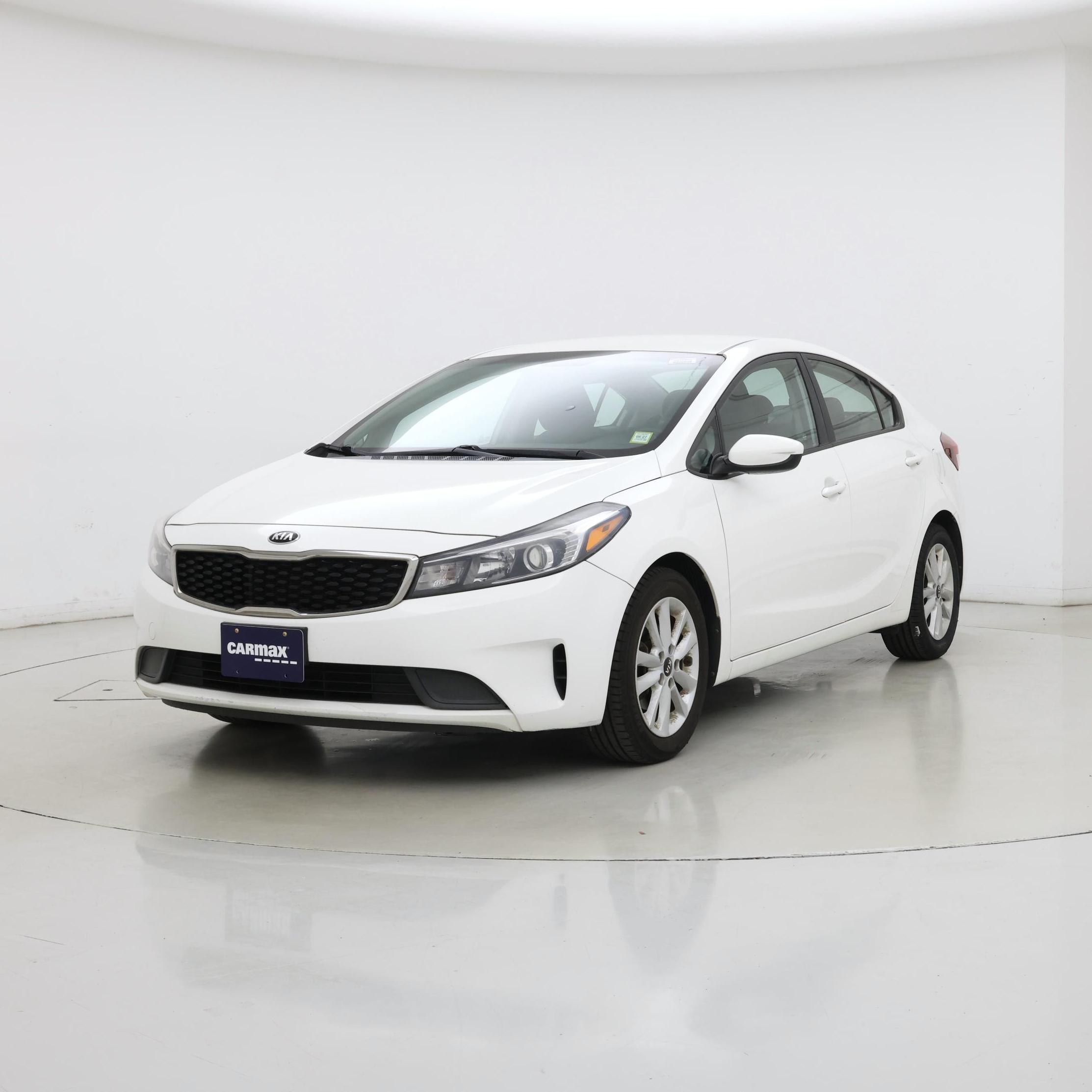 Thumbnail: 2017 Kia Forte - 4