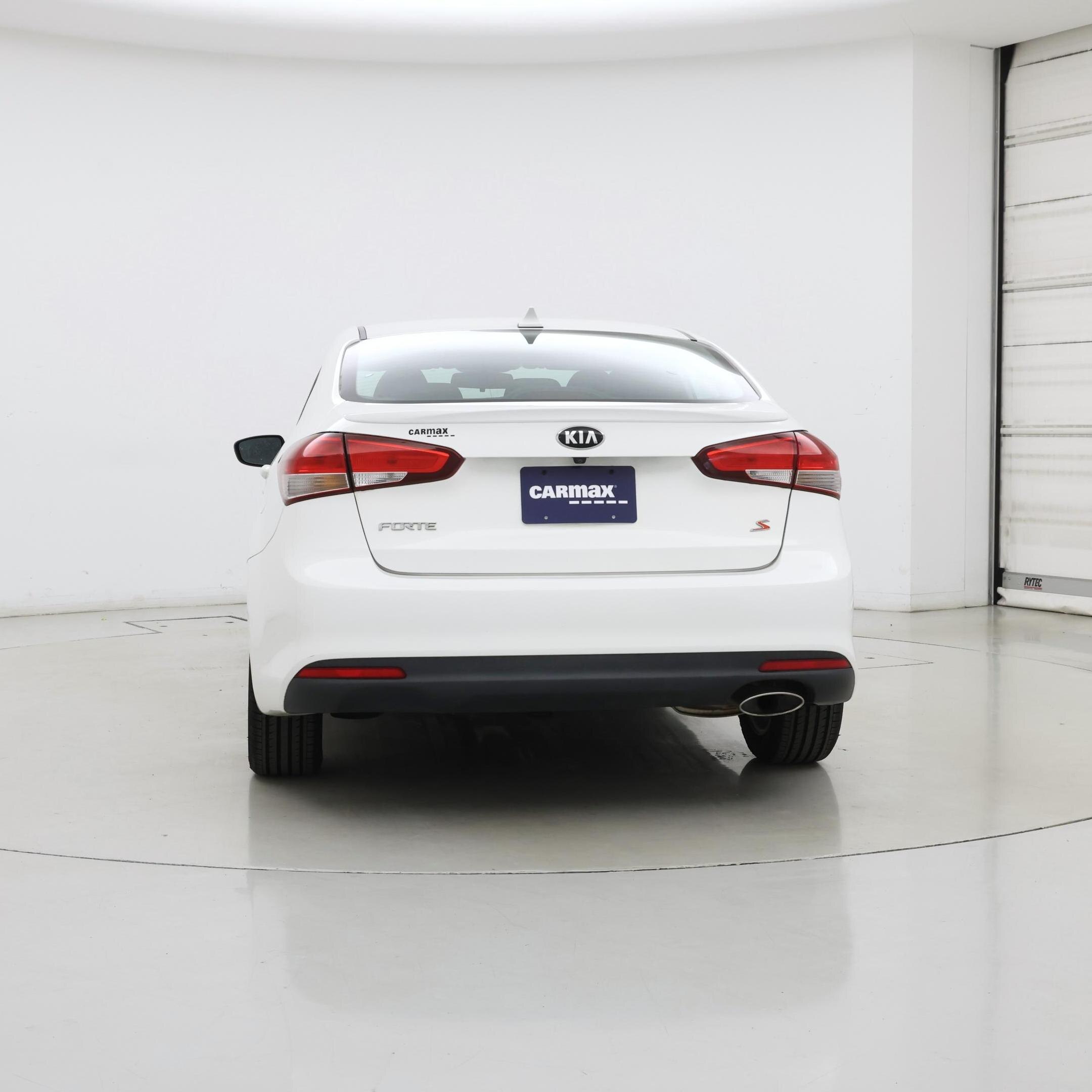 Thumbnail: 2017 Kia Forte - 6