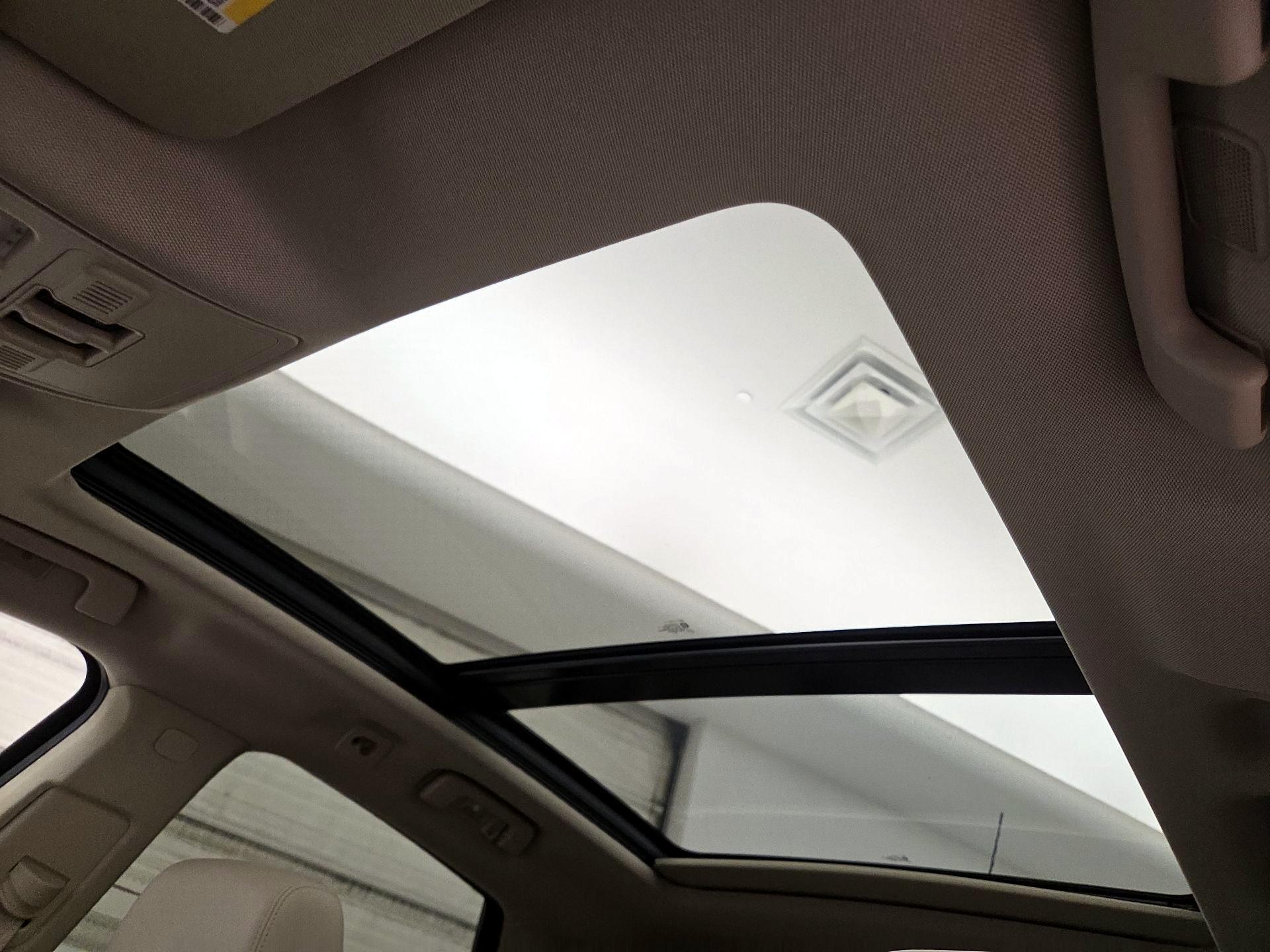 Thumbnail: 2016 Cadillac SRX - 20