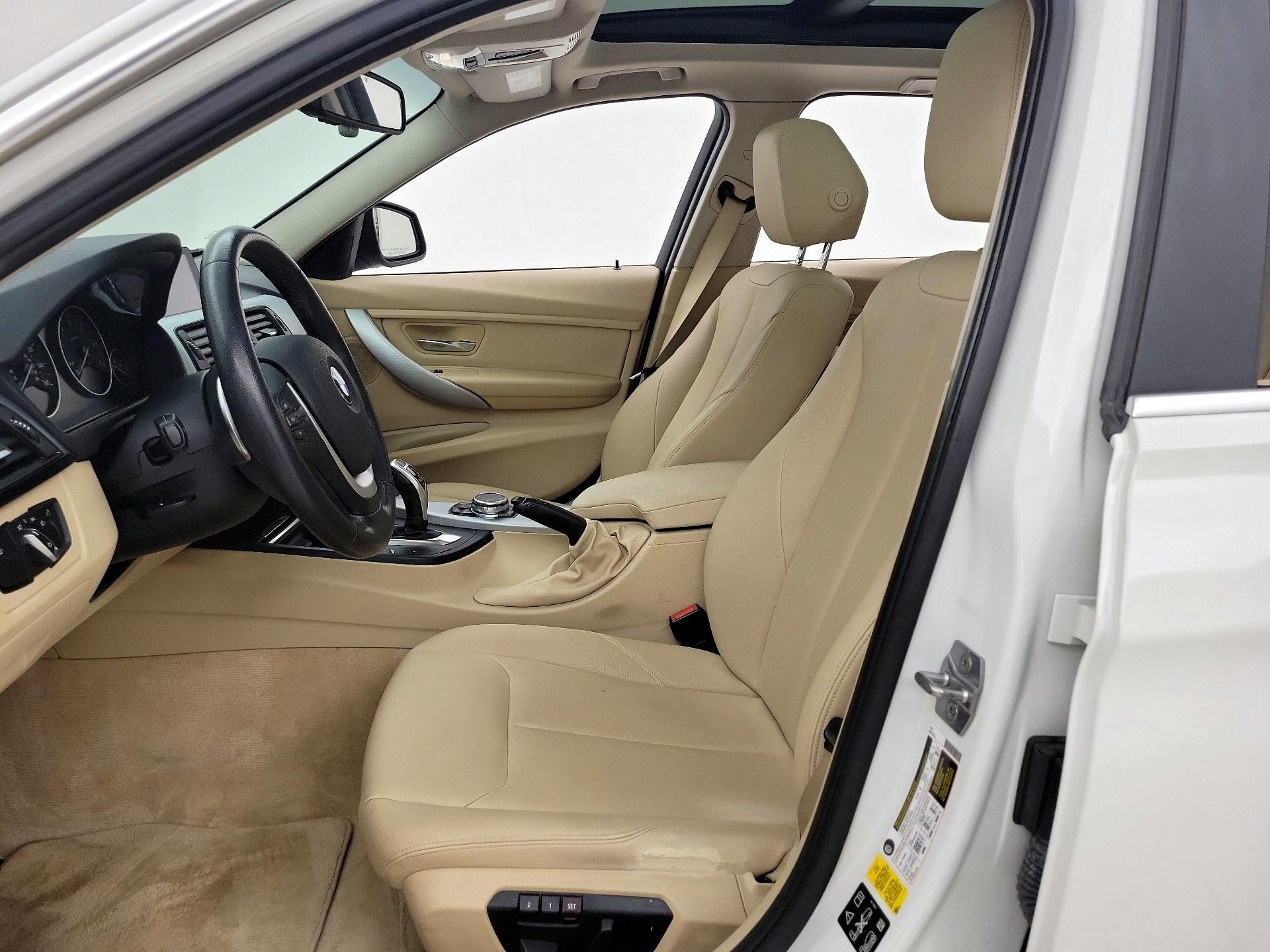 Thumbnail: 2015 BMW 3 Series - 11