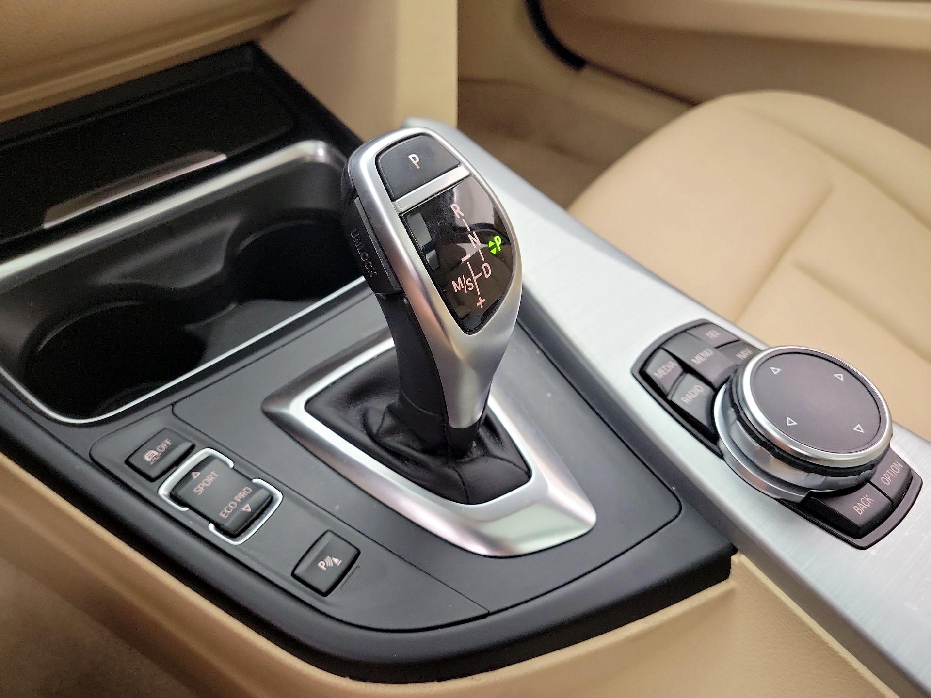 Thumbnail: 2015 BMW 3 Series - 18