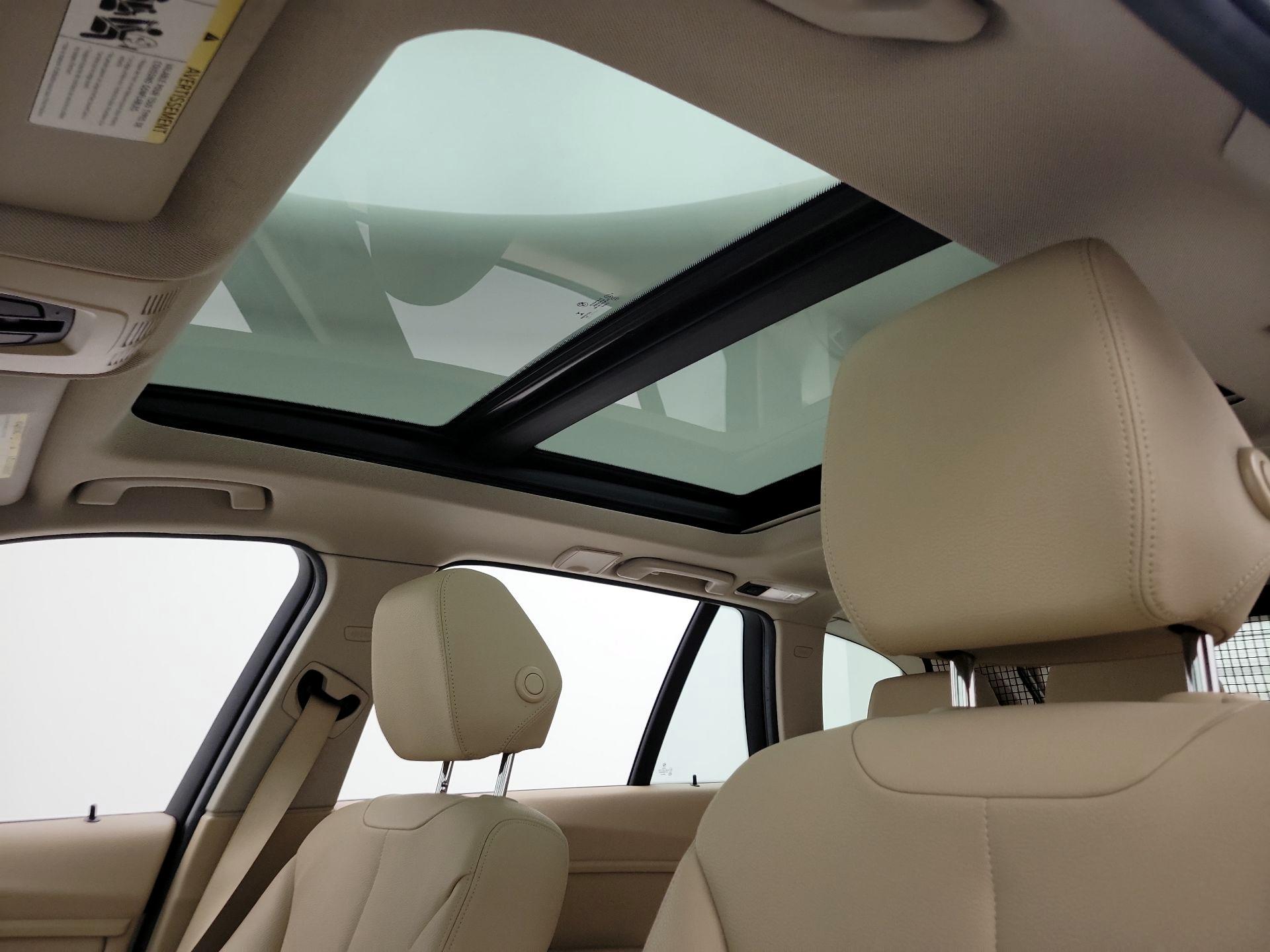 Thumbnail: 2015 BMW 3 Series - 20