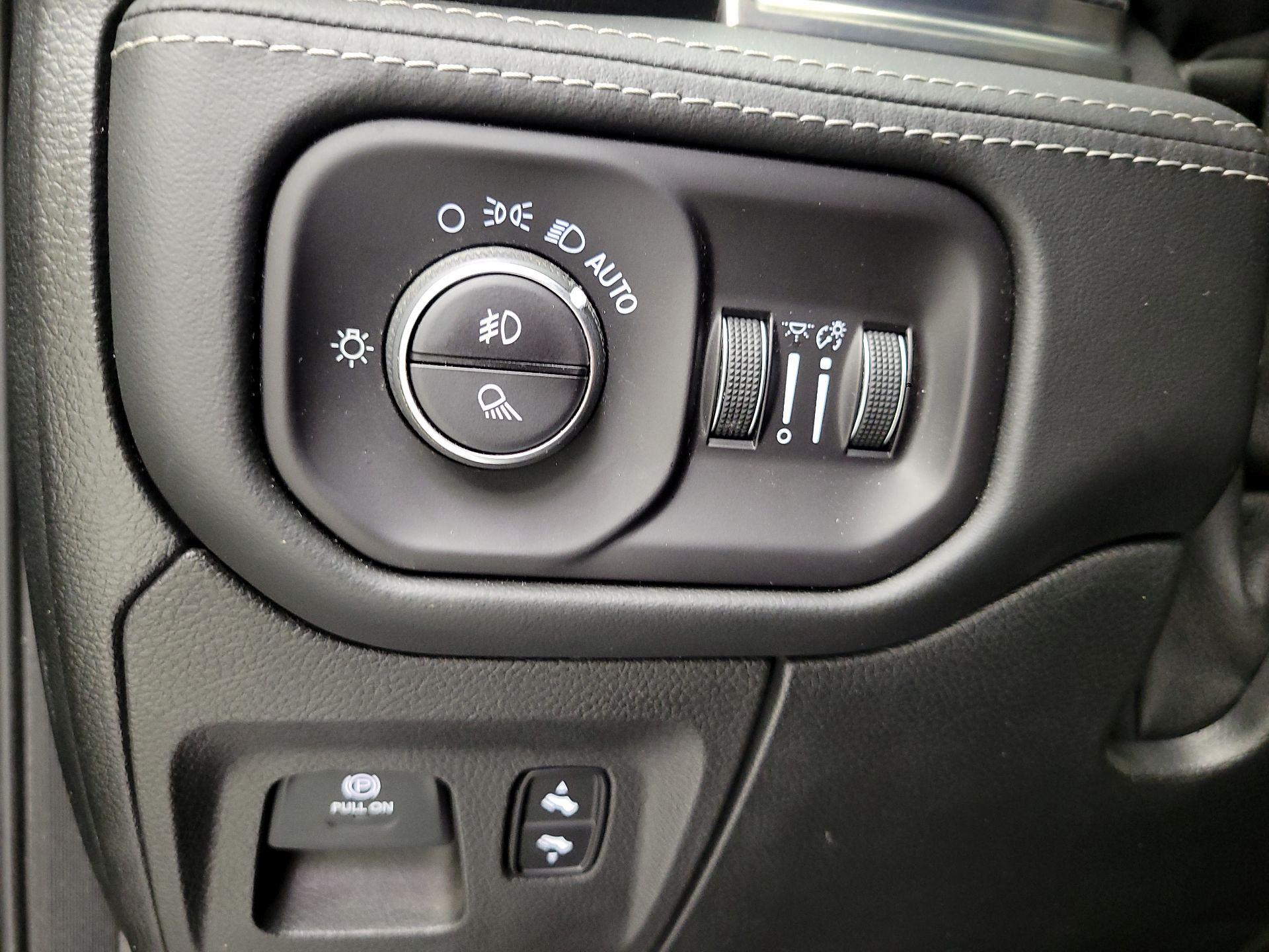 Thumbnail: 2019 RAM 1500 - 13