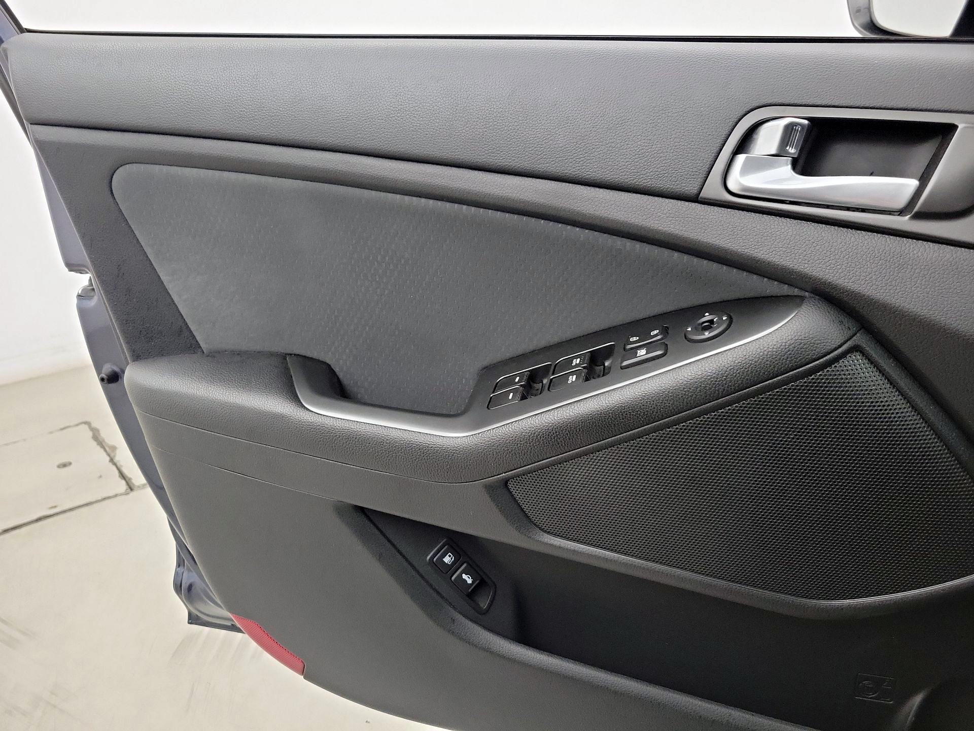 Thumbnail: 2015 Kia Optima - 12