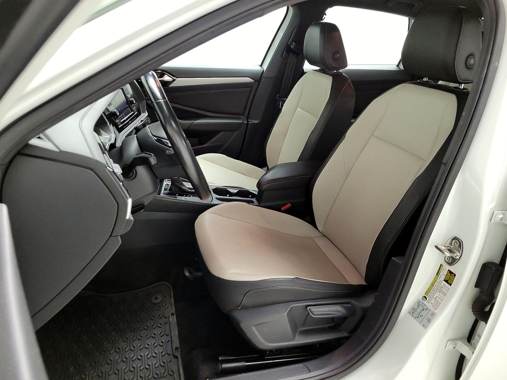 Thumbnail: 2019 Volkswagen Jetta - 11