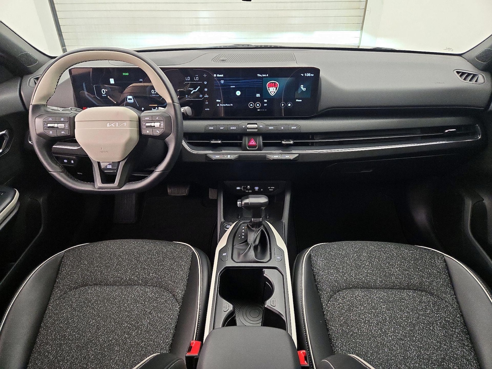 2025 Kia K4 GT-Line - Photo 10