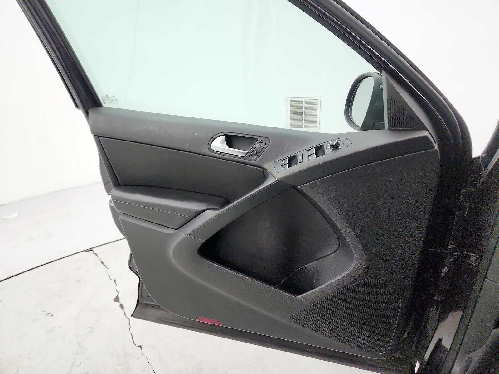 2016 Volkswagen Tiguan SE - Photo 13