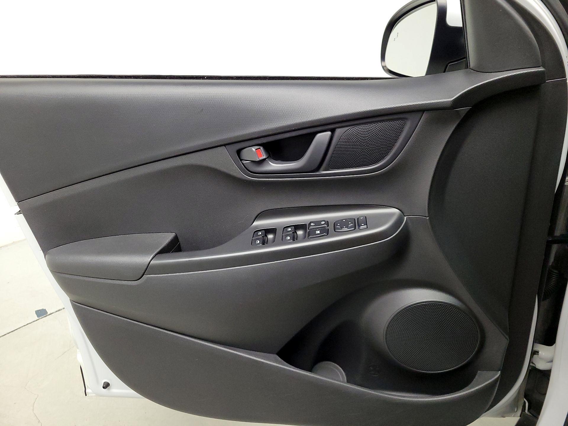 Thumbnail: 2020 Hyundai Kona - 12
