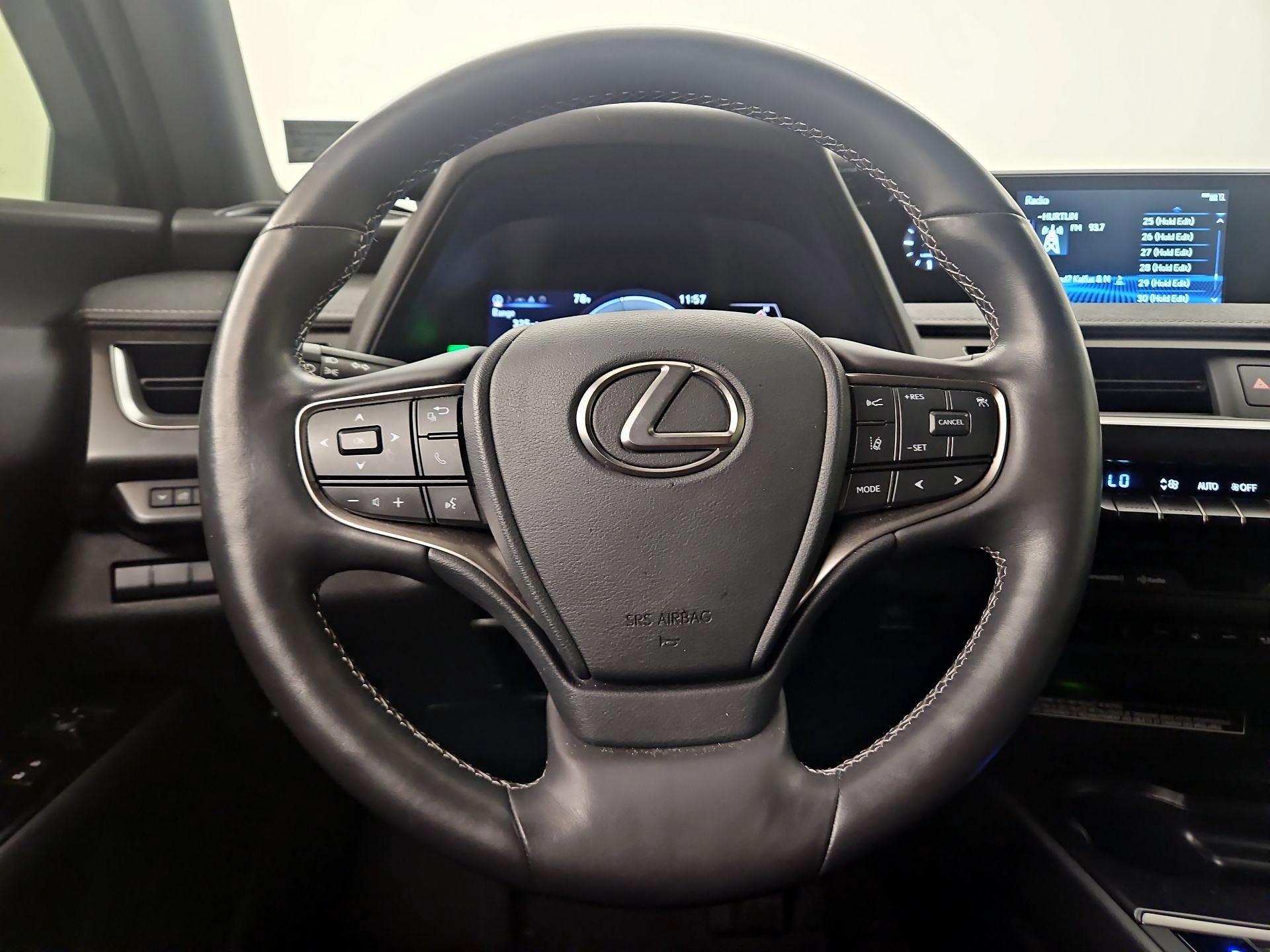 Thumbnail: 2021 Lexus UX - 10