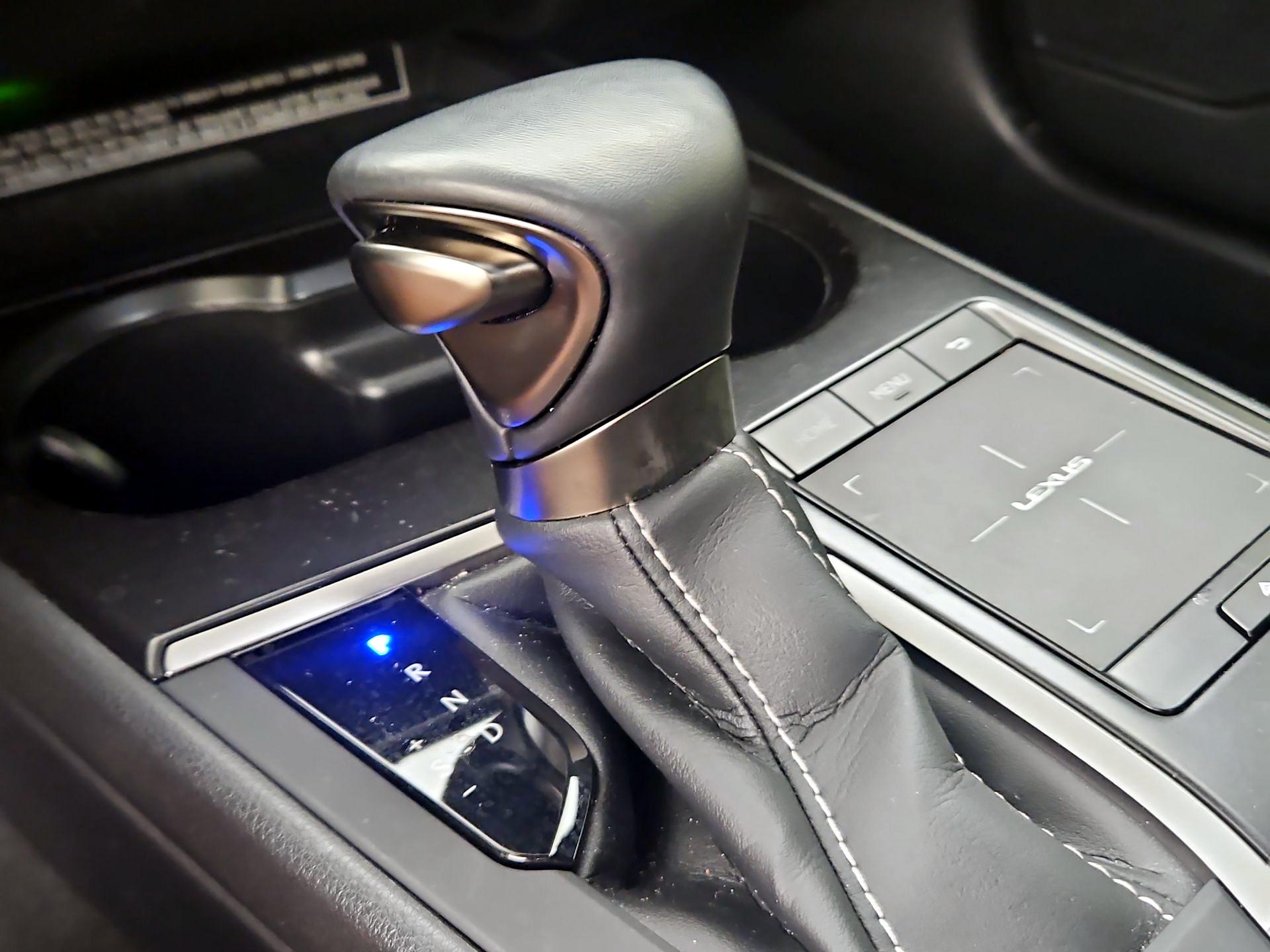 Thumbnail: 2021 Lexus UX - 17