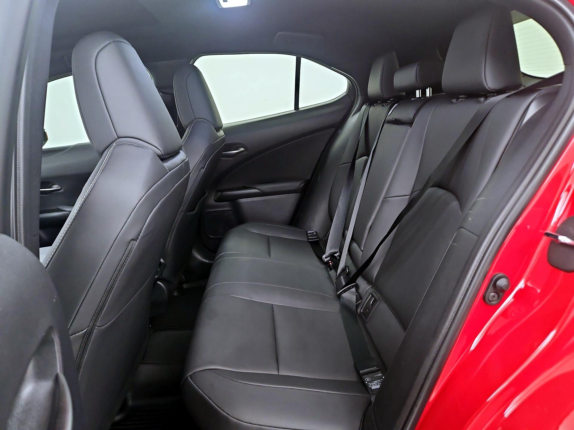 Thumbnail: 2021 Lexus UX - 20