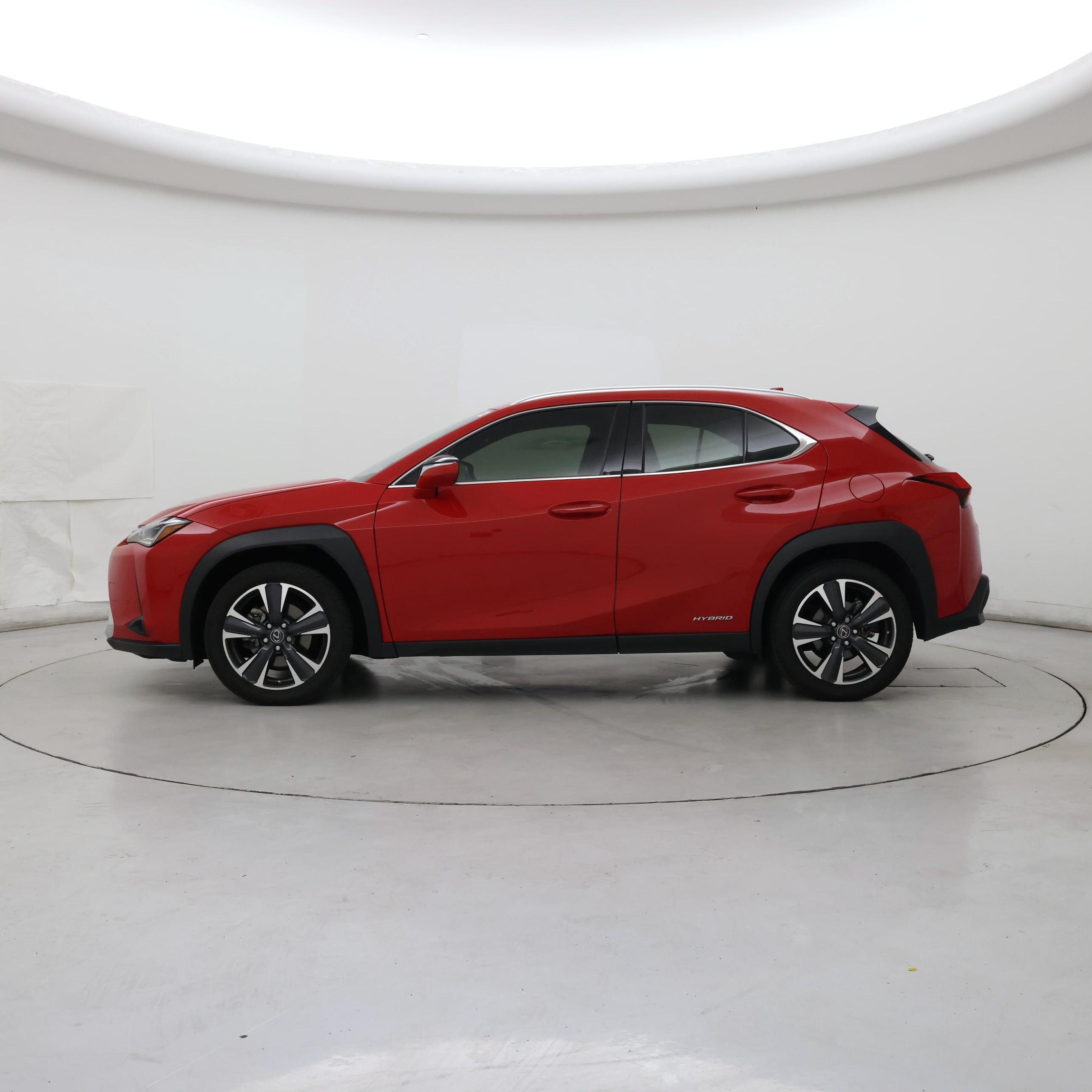 Thumbnail: 2021 Lexus UX - 3