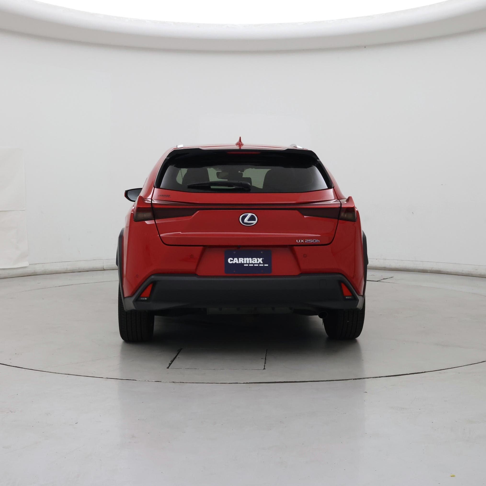 Thumbnail: 2021 Lexus UX - 6
