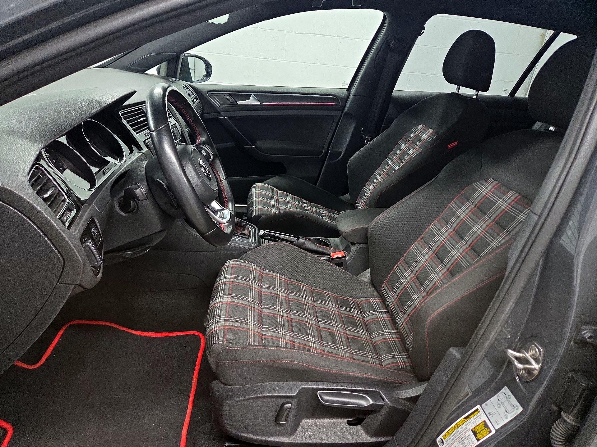 Thumbnail: 2019 Volkswagen Golf - 11