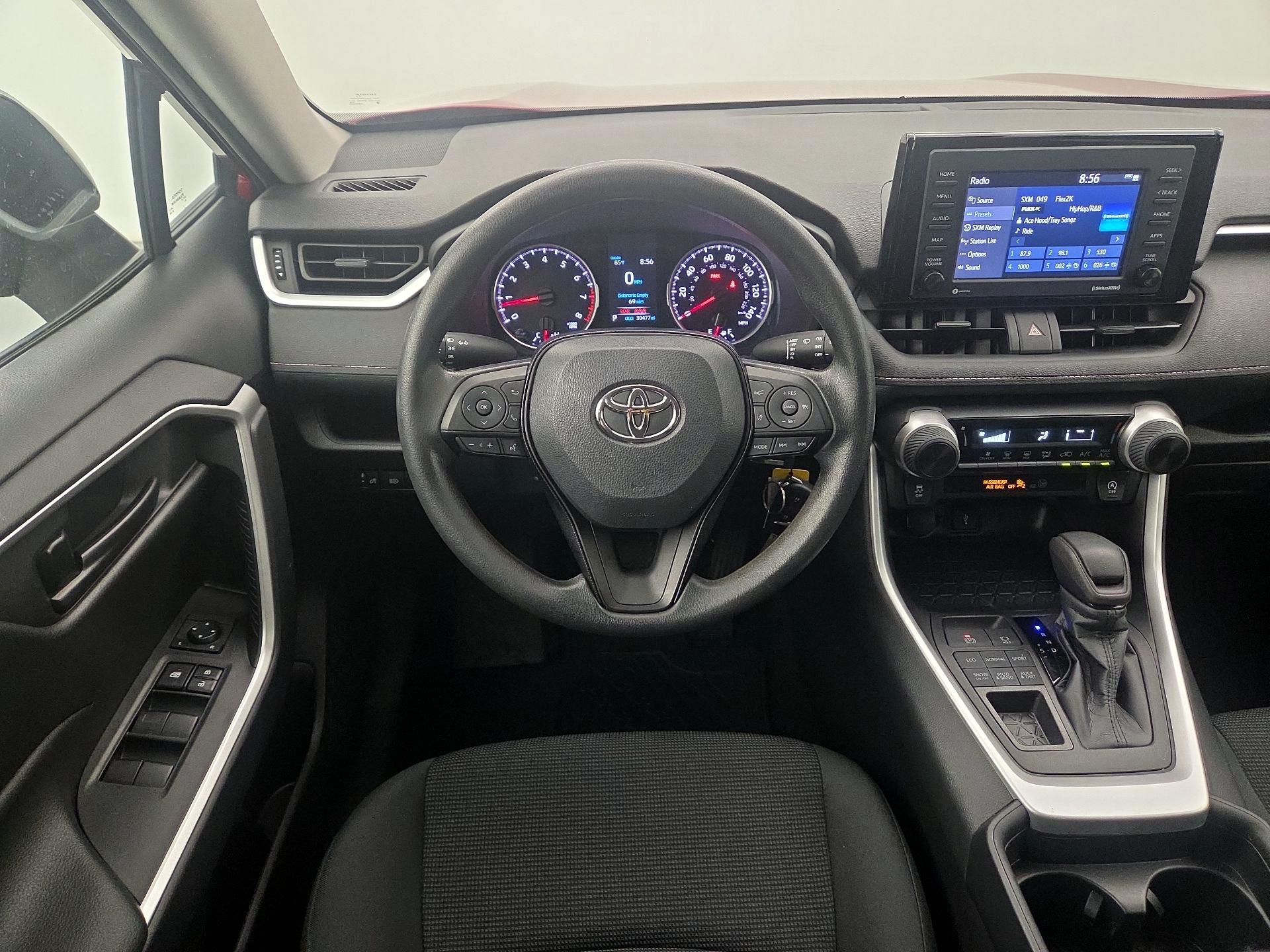 Thumbnail: 2020 Toyota RAV4 - 10