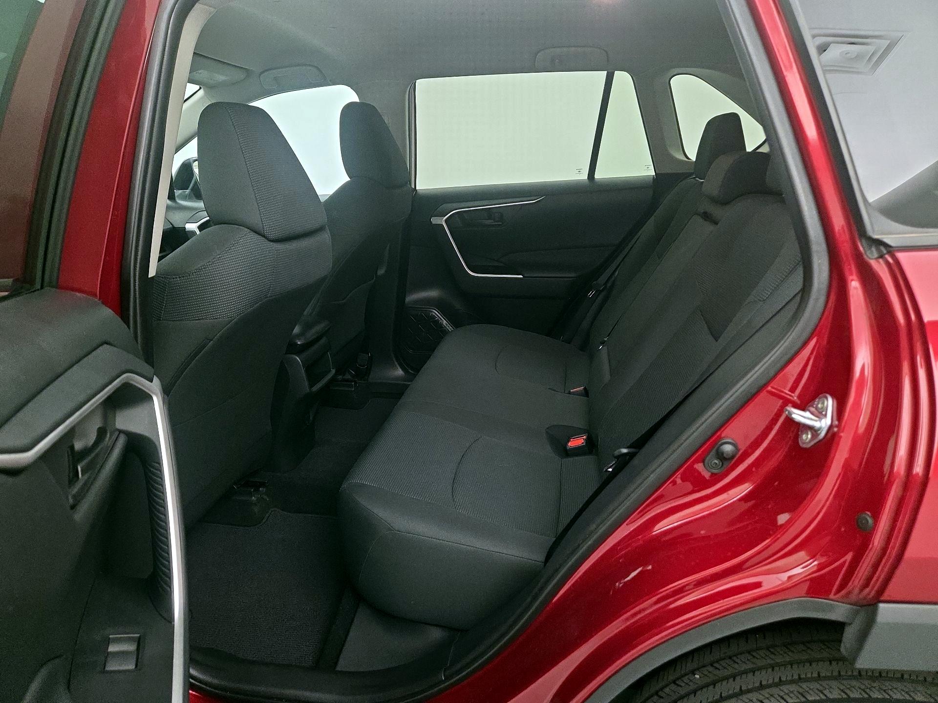 Thumbnail: 2020 Toyota RAV4 - 19