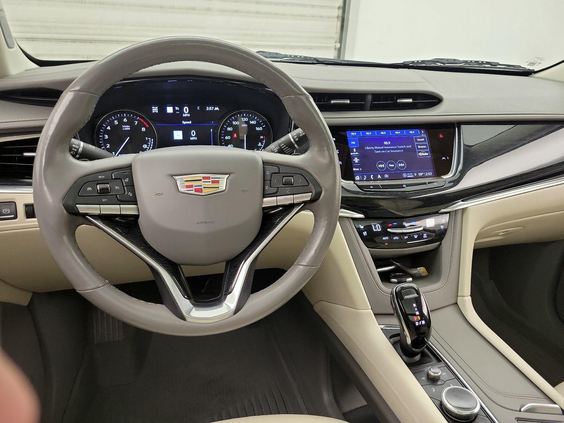 Thumbnail: 2021 Cadillac XT6 - 9