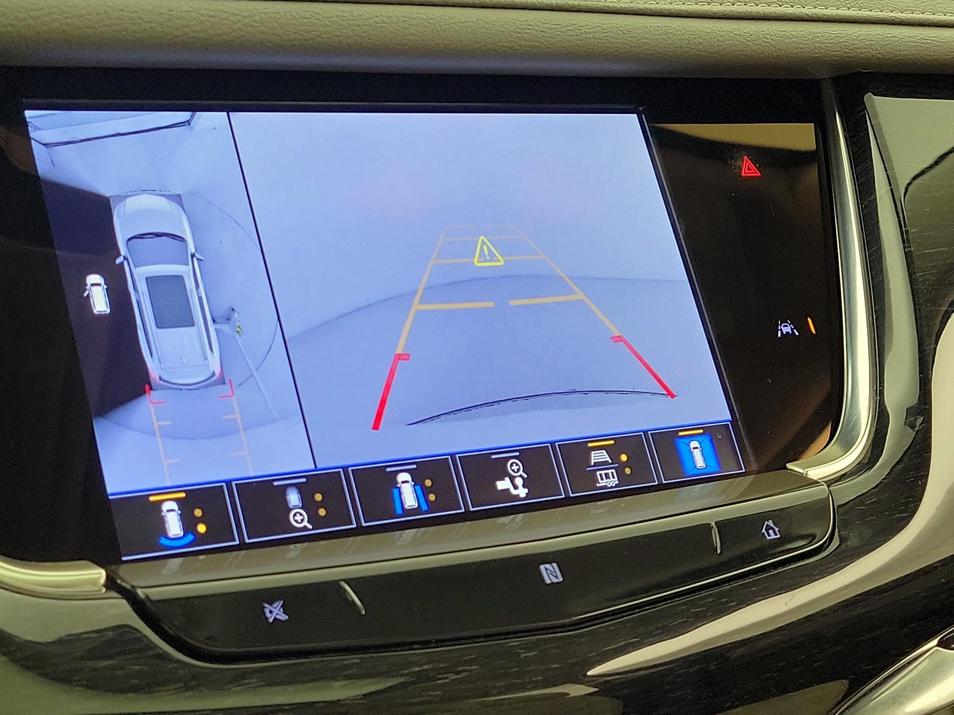 Thumbnail: 2021 Cadillac XT6 - 15