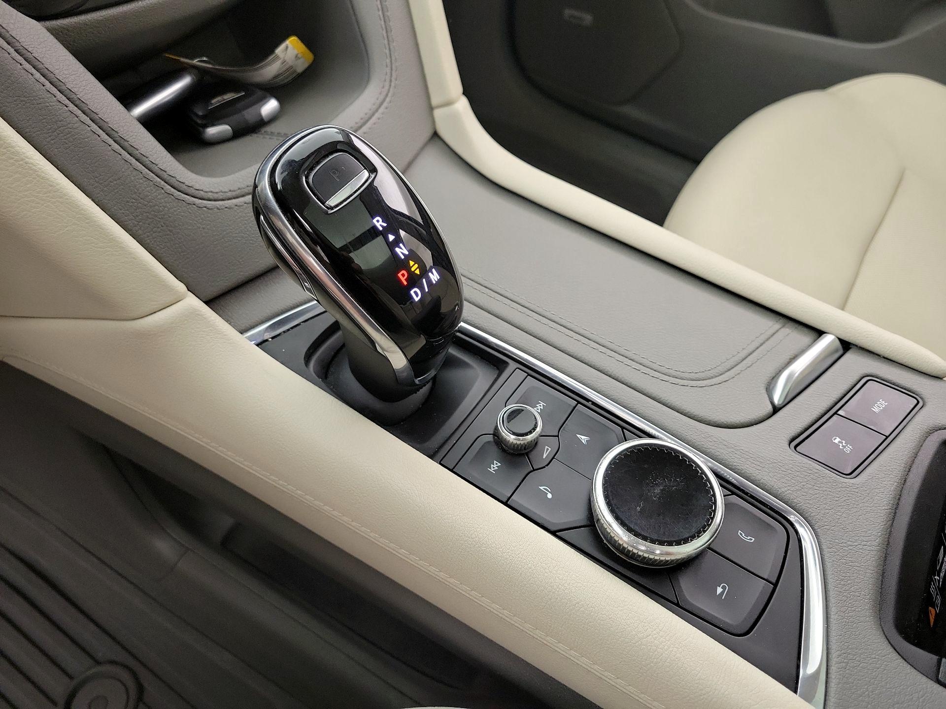 Thumbnail: 2021 Cadillac XT6 - 18